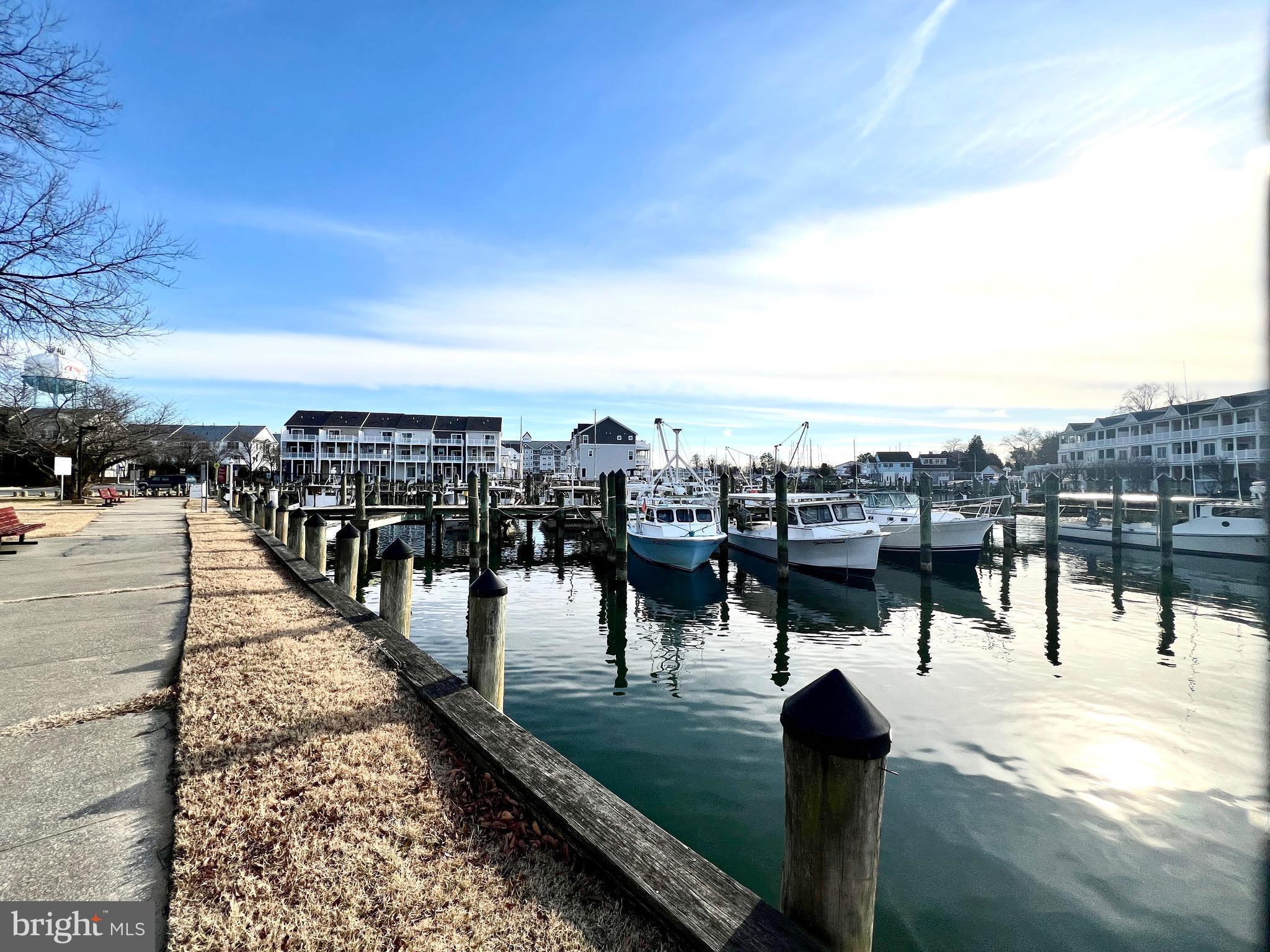 DEEP HARBOUR - Residential
