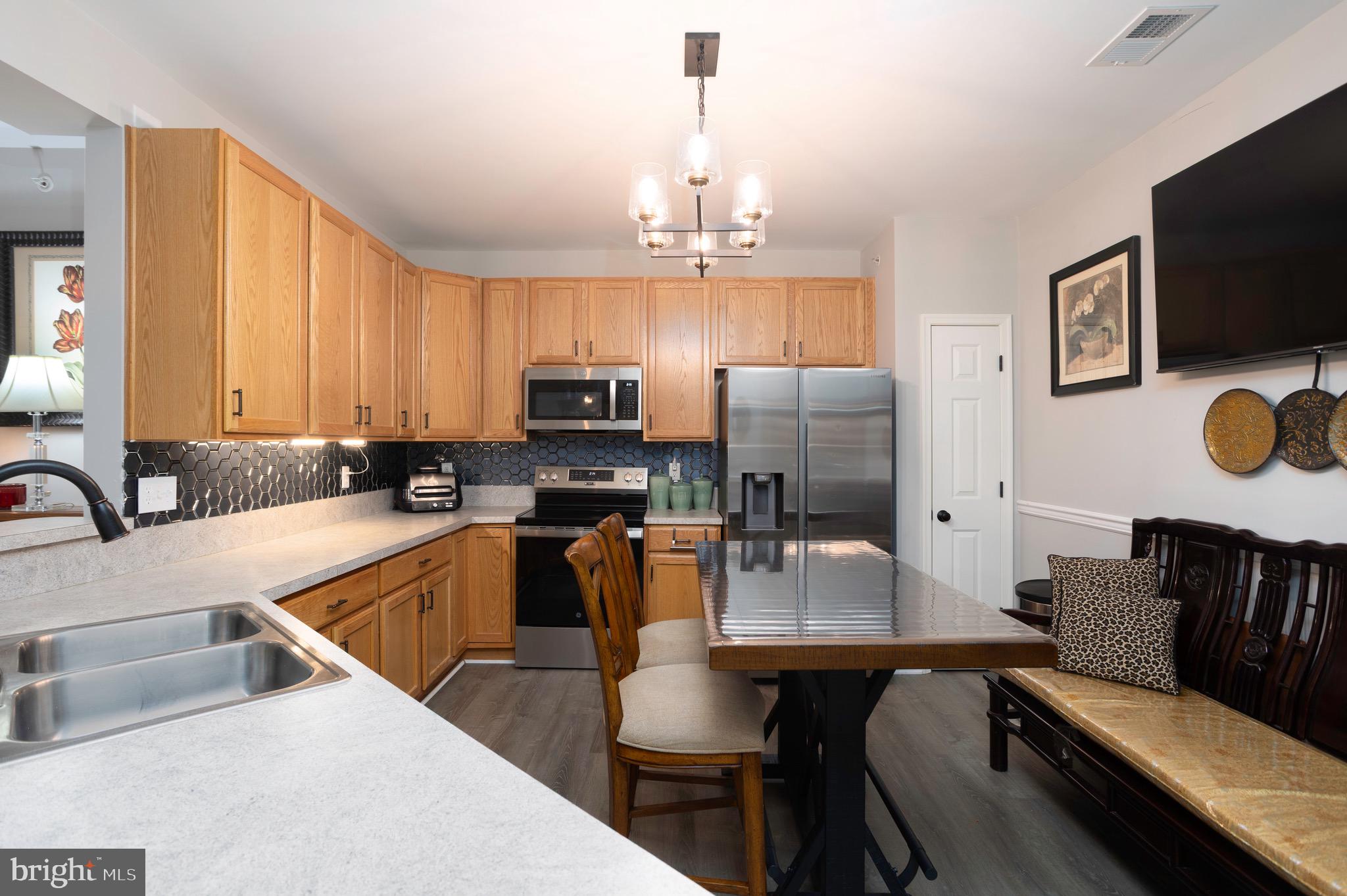DEEP HARBOUR - Residential