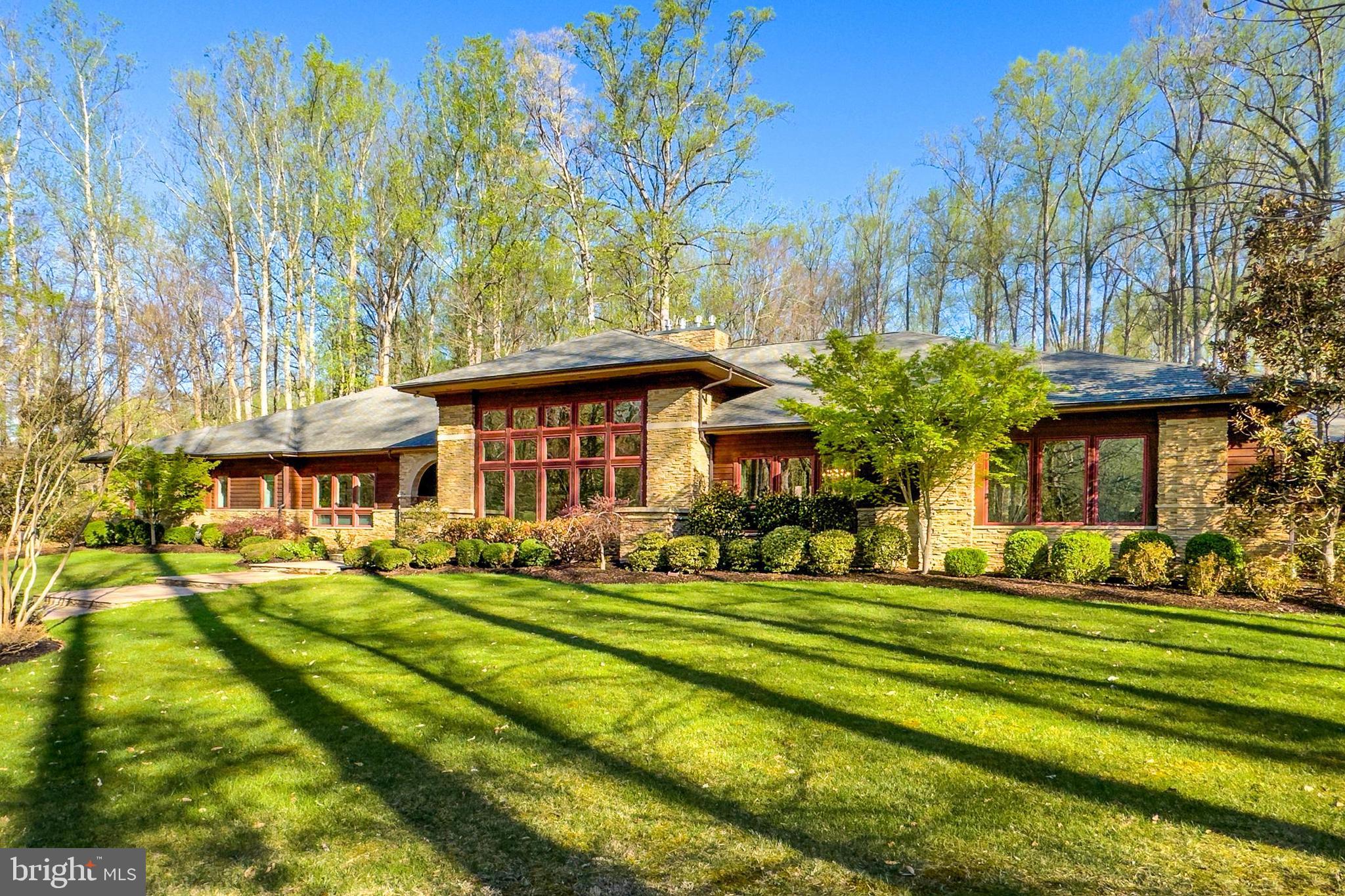 THE SINGING WOODS - Residential