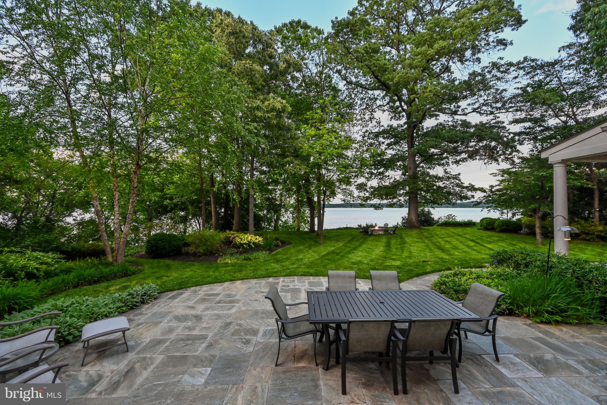 HALLOWING POINT RIVER ESTATES - Residential