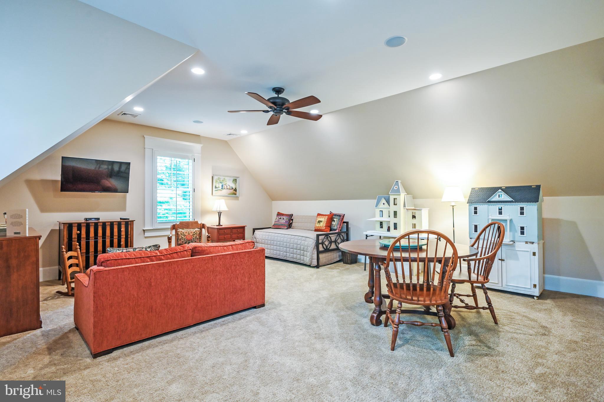 HALLOWING POINT RIVER ESTATES - Residential