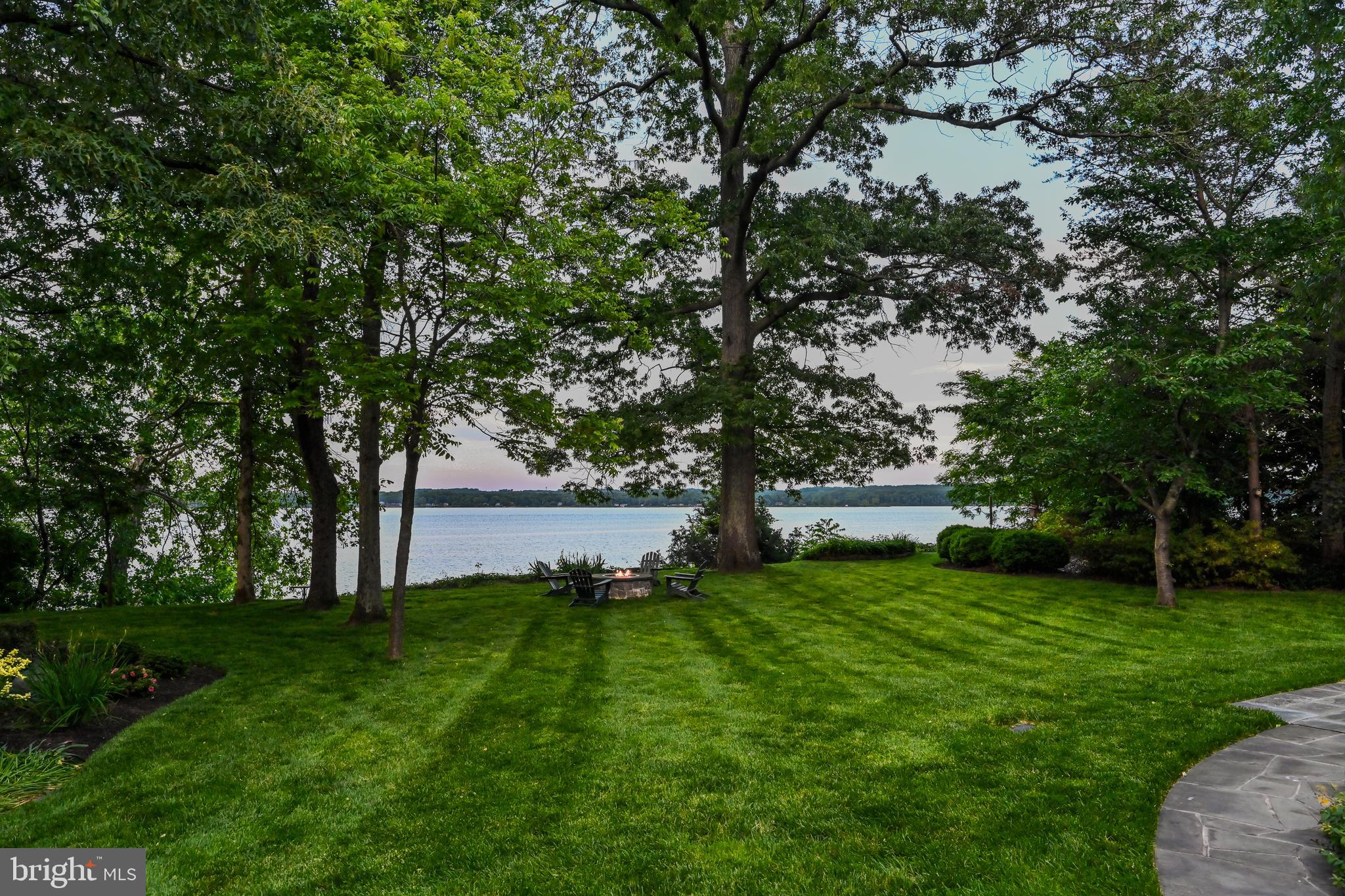 HALLOWING POINT RIVER ESTATES - Residential