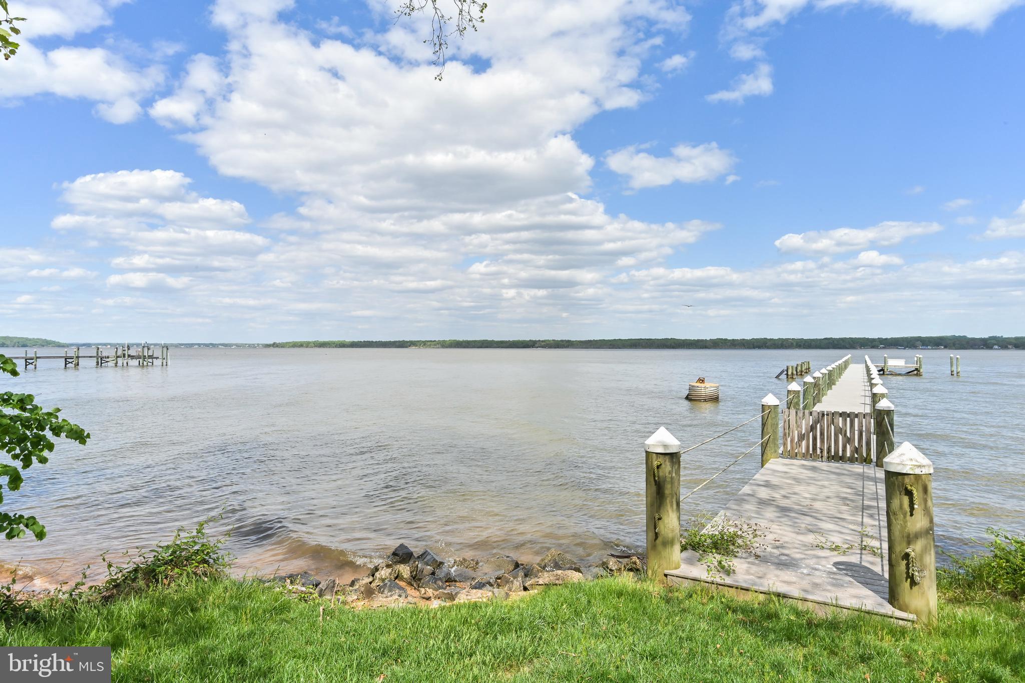 HALLOWING POINT RIVER ESTATES - Residential