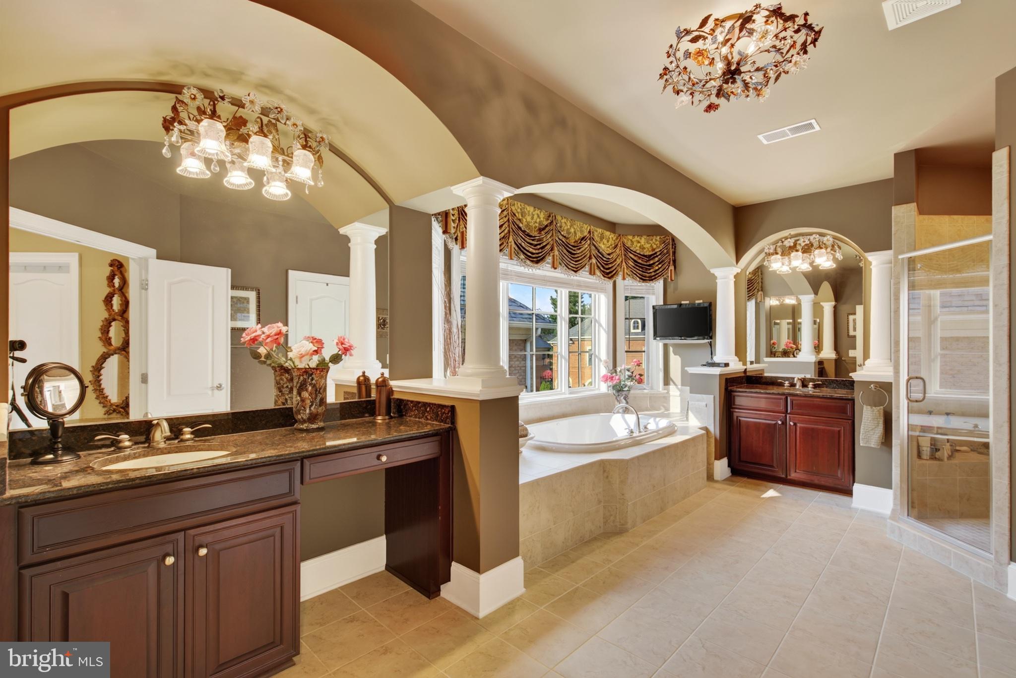 VIENNA ESTATES - Residential