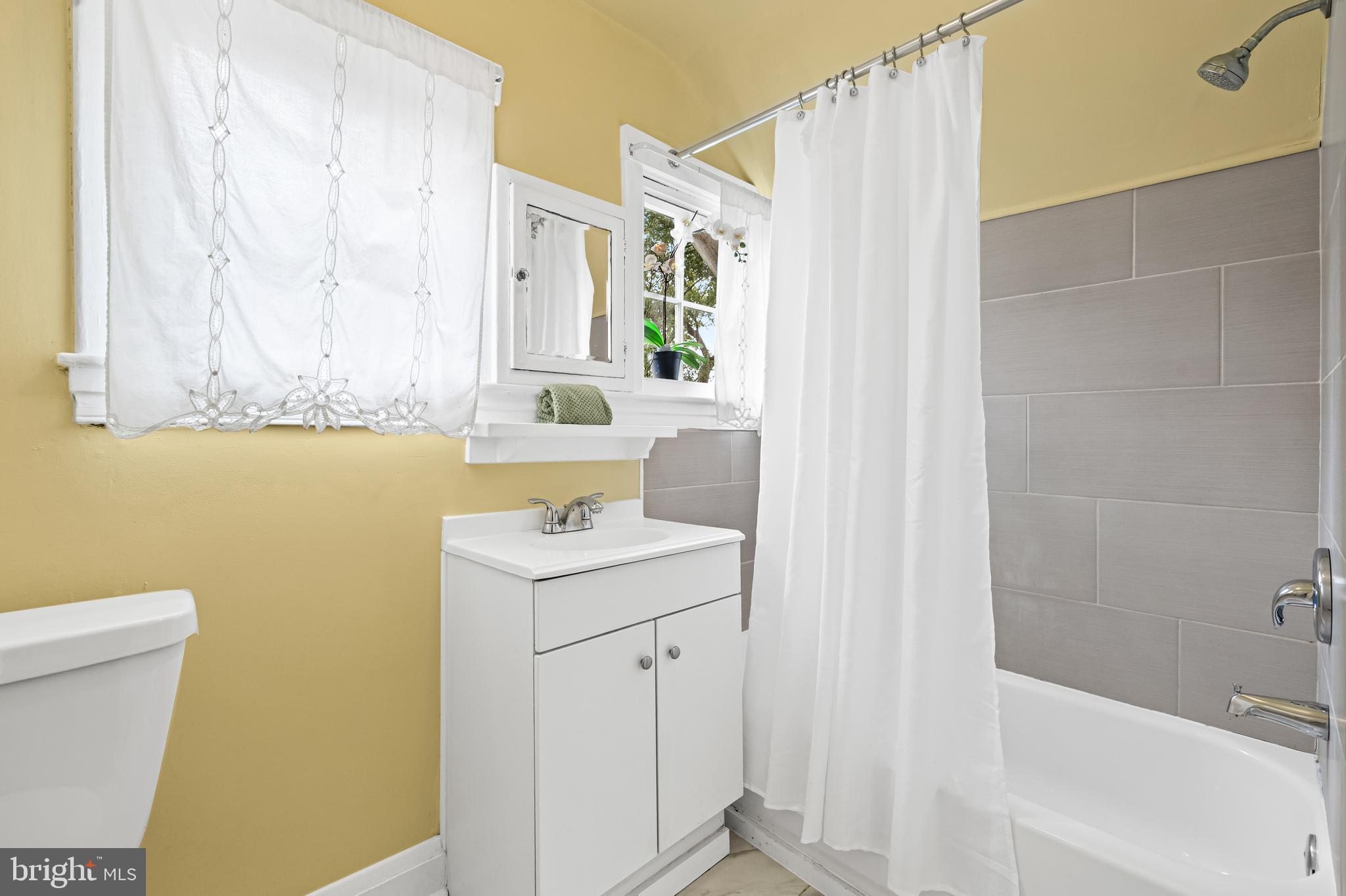 RADNOR WINSTON - Residential