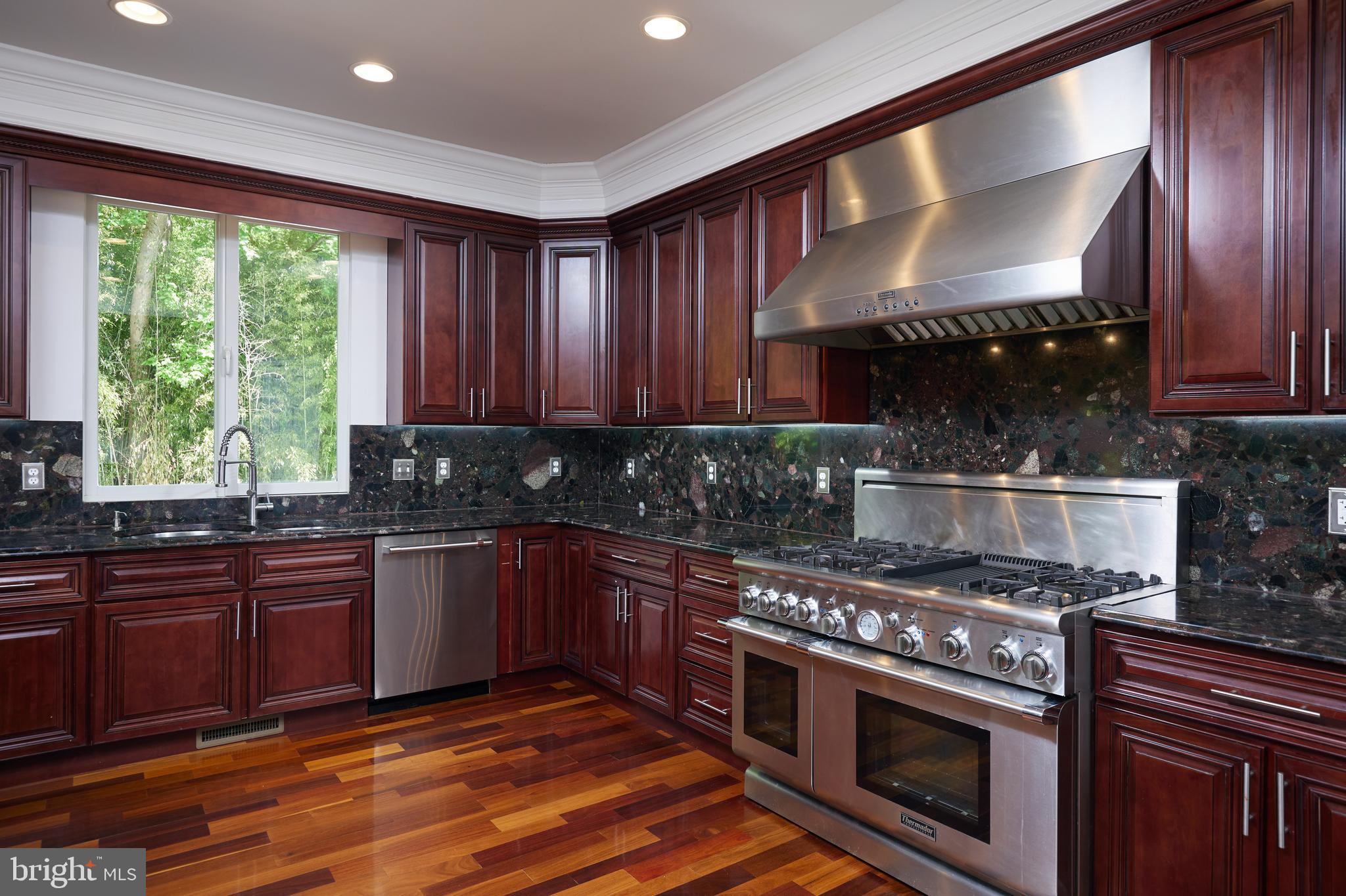 CONGRESSIONAL COUNTRY CLUB ESTATES - Residential