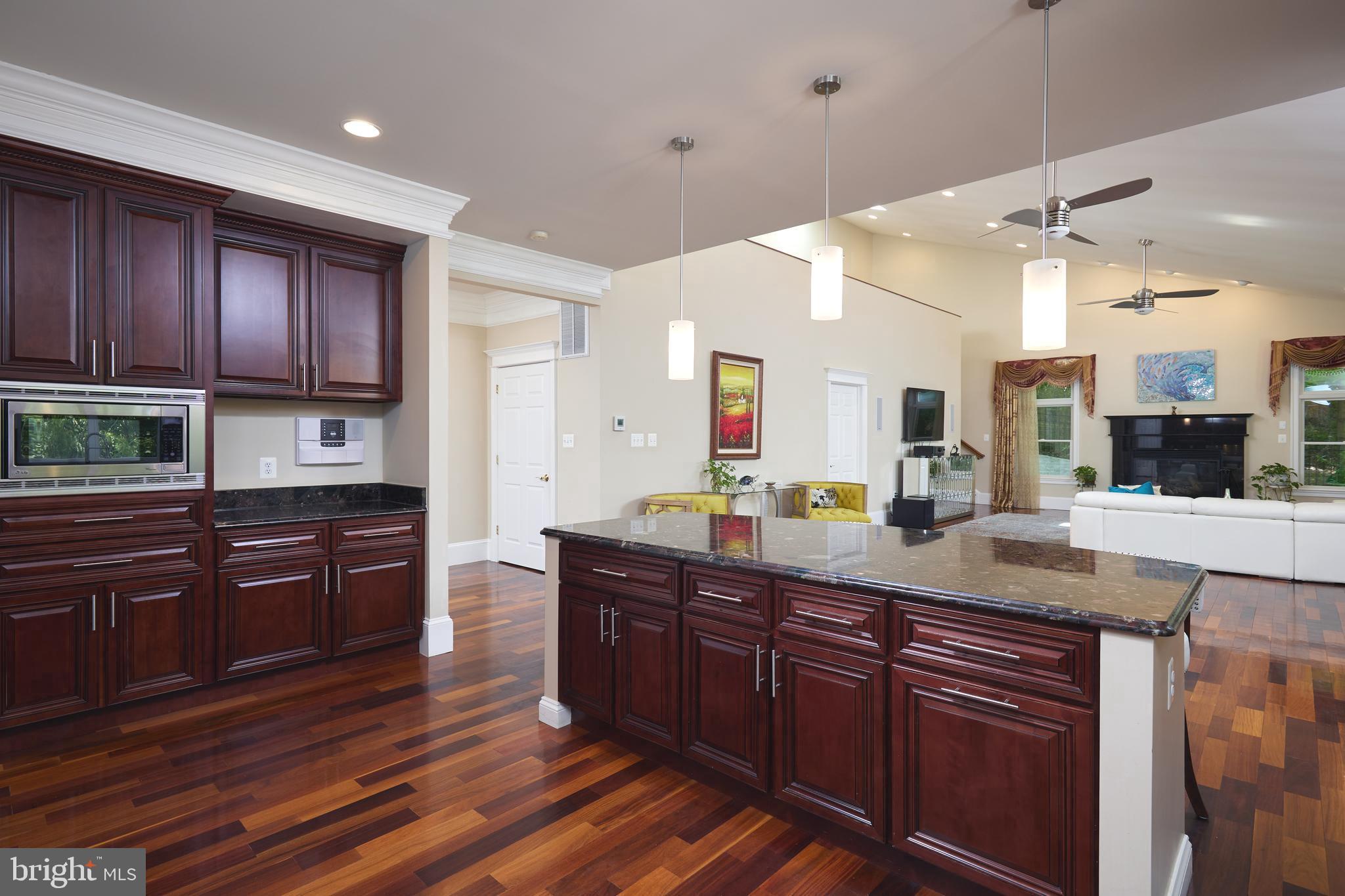 CONGRESSIONAL COUNTRY CLUB ESTATES - Residential