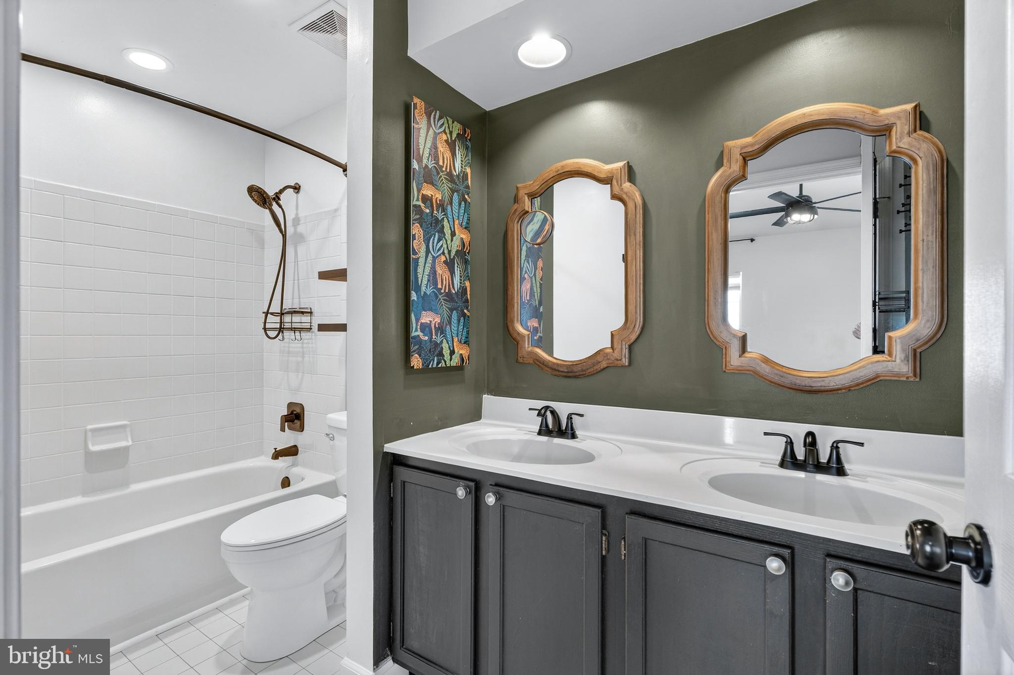 SOCIETY CIRCLE - Residential Lease