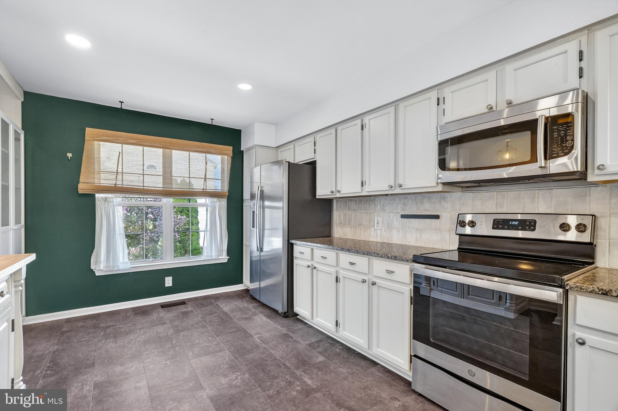 SOCIETY CIRCLE - Residential Lease