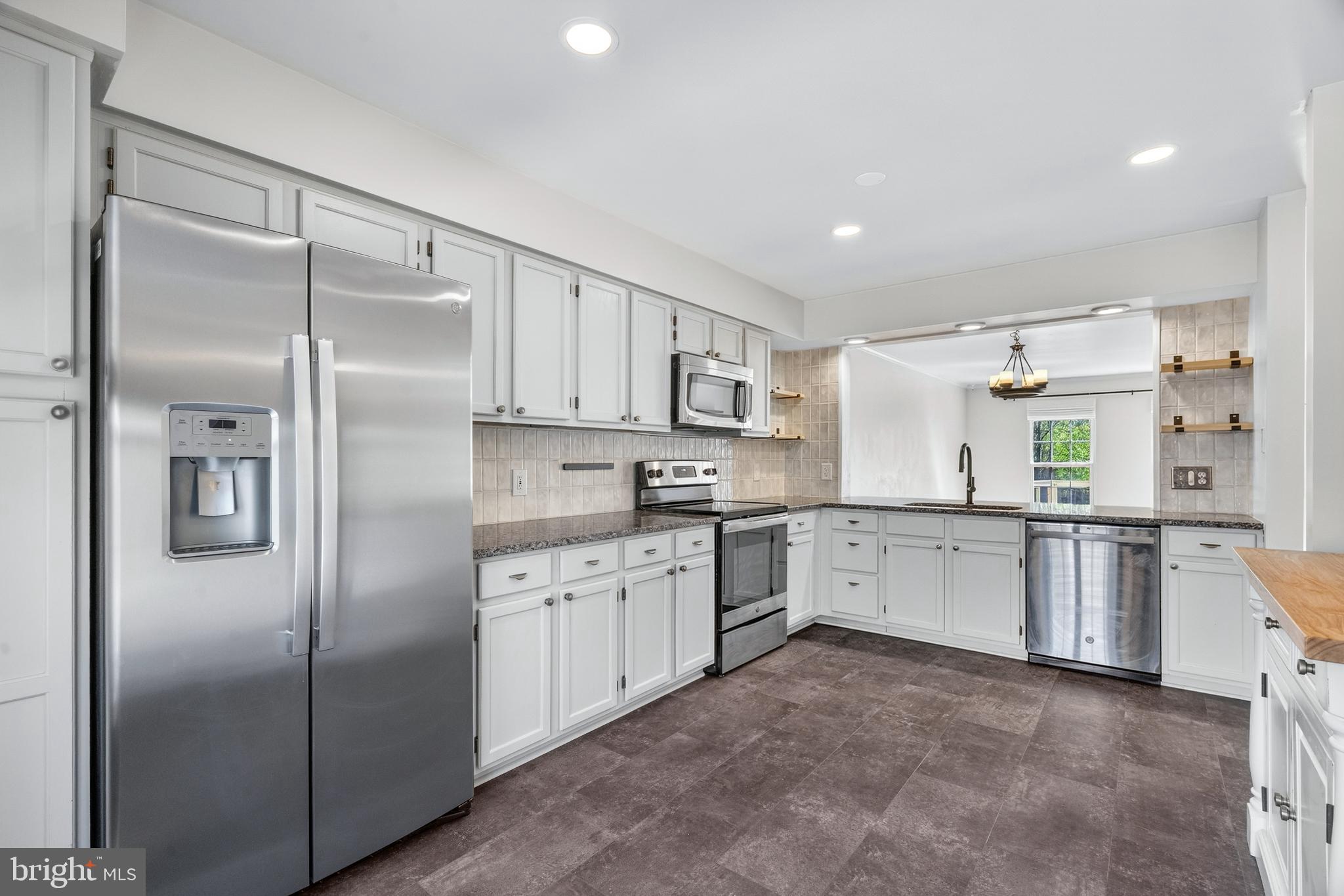 SOCIETY CIRCLE - Residential Lease
