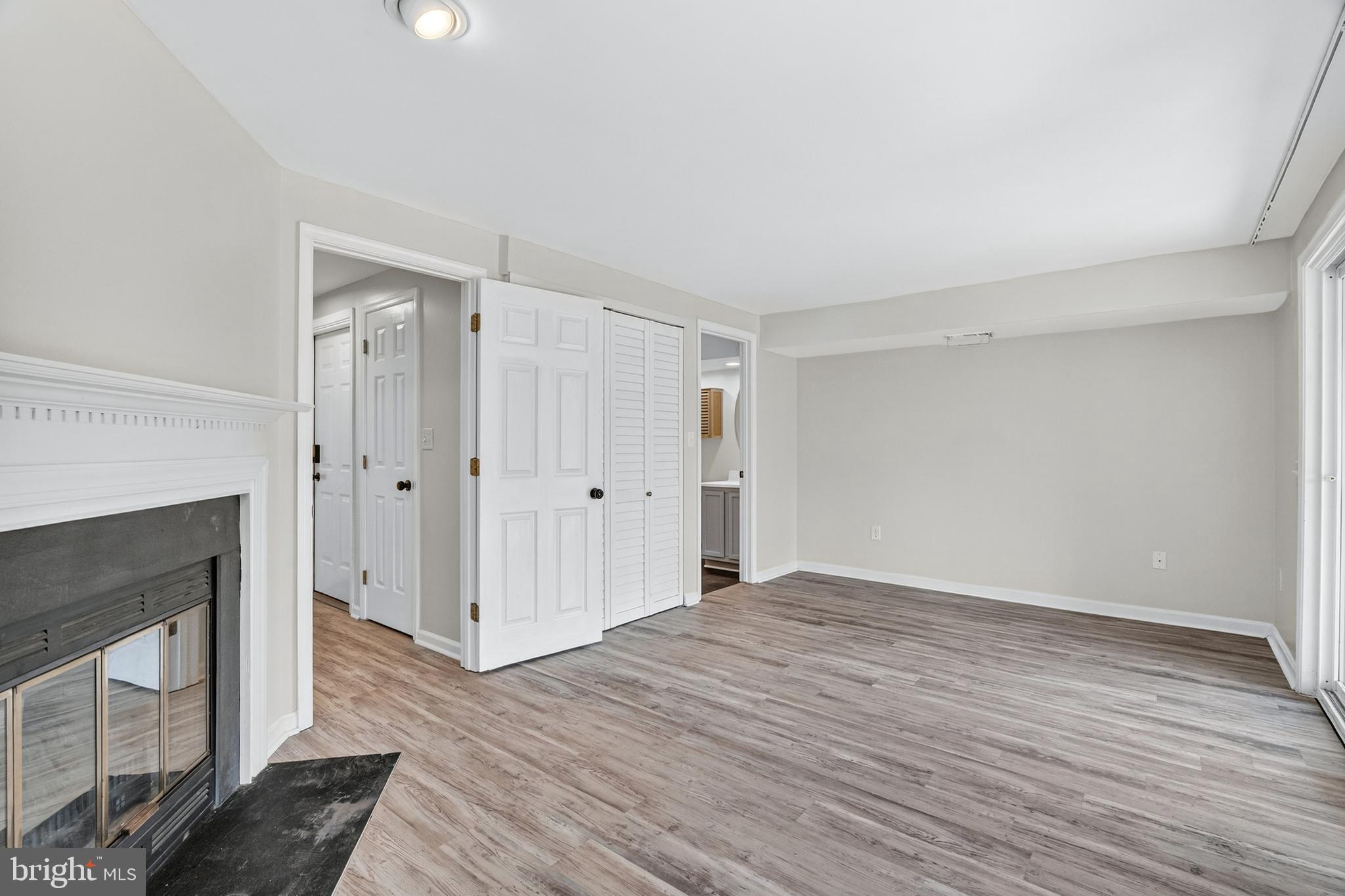 SOCIETY CIRCLE - Residential Lease