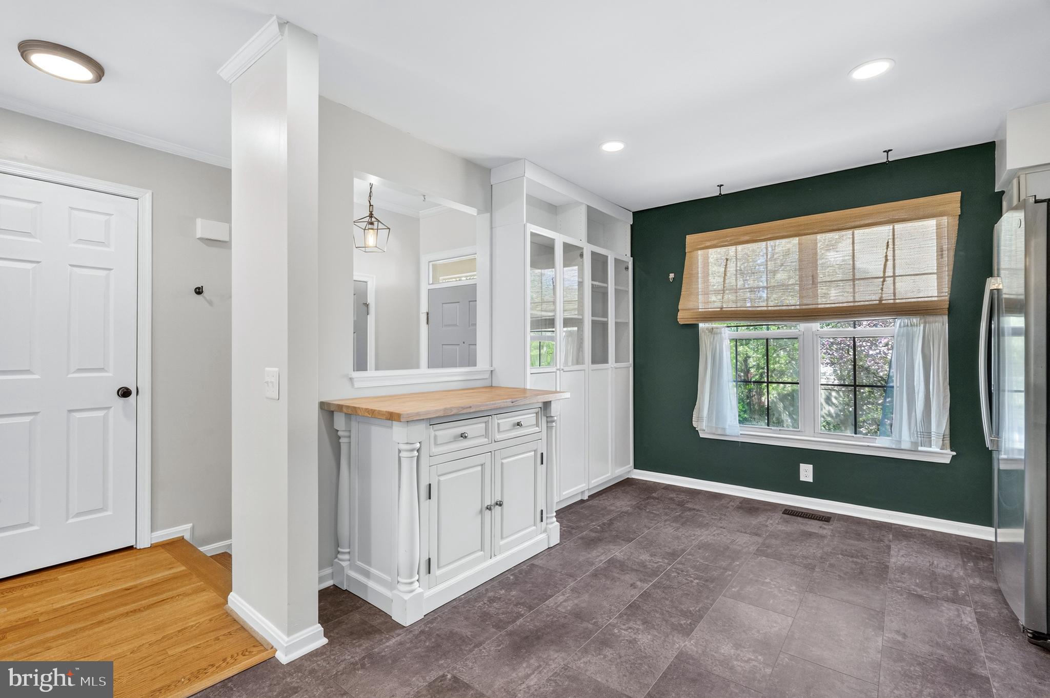 SOCIETY CIRCLE - Residential Lease