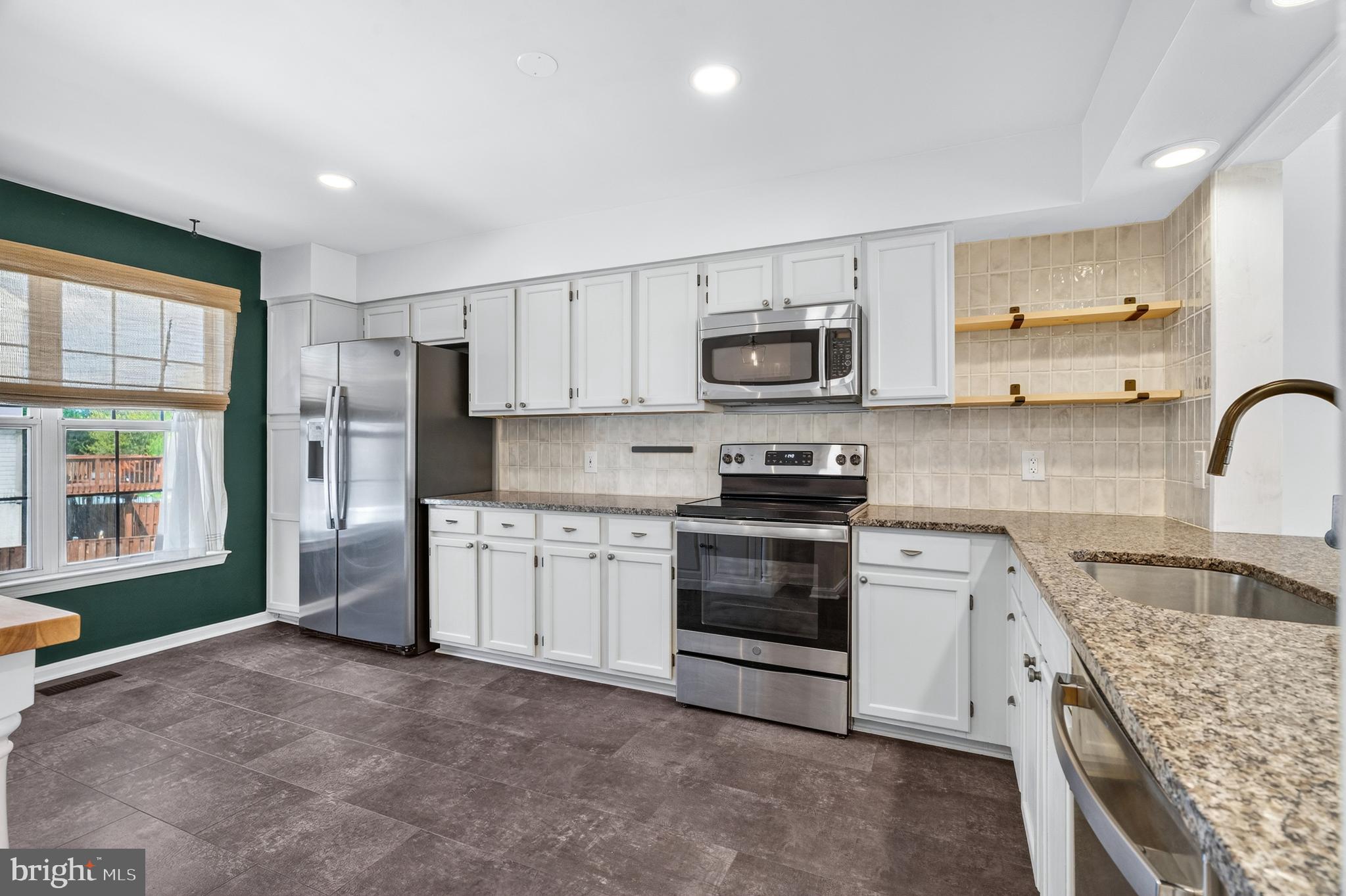 SOCIETY CIRCLE - Residential Lease