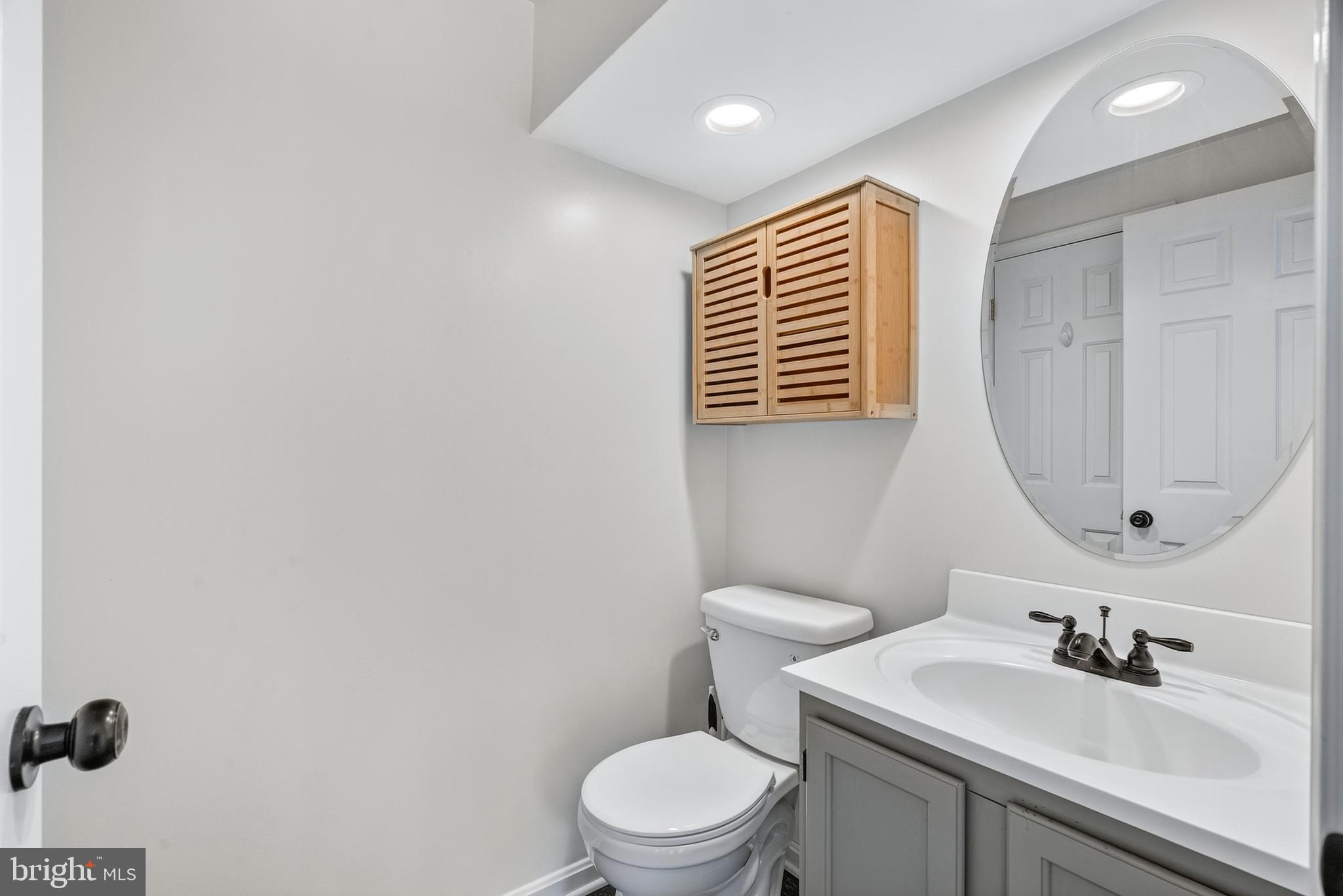 SOCIETY CIRCLE - Residential Lease