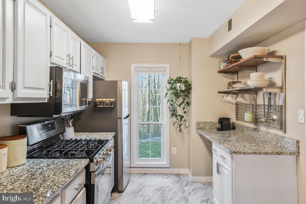 WILLOW POINT - Residential