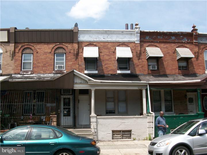 Porch front legal duplex that is 2  - 2 bedrooms and is rent ready condition. First floor tenant is long term and pays $425/month, has not had a rent increase for 6 years. house is in good condition. with separate heat and hot water. owner pays for water, about $50/month  Renovated only a few years ago. All offers will be presented. $2000 deposit and proof of funds will be required, Property is sold as is, seller will provide city cert for duplex