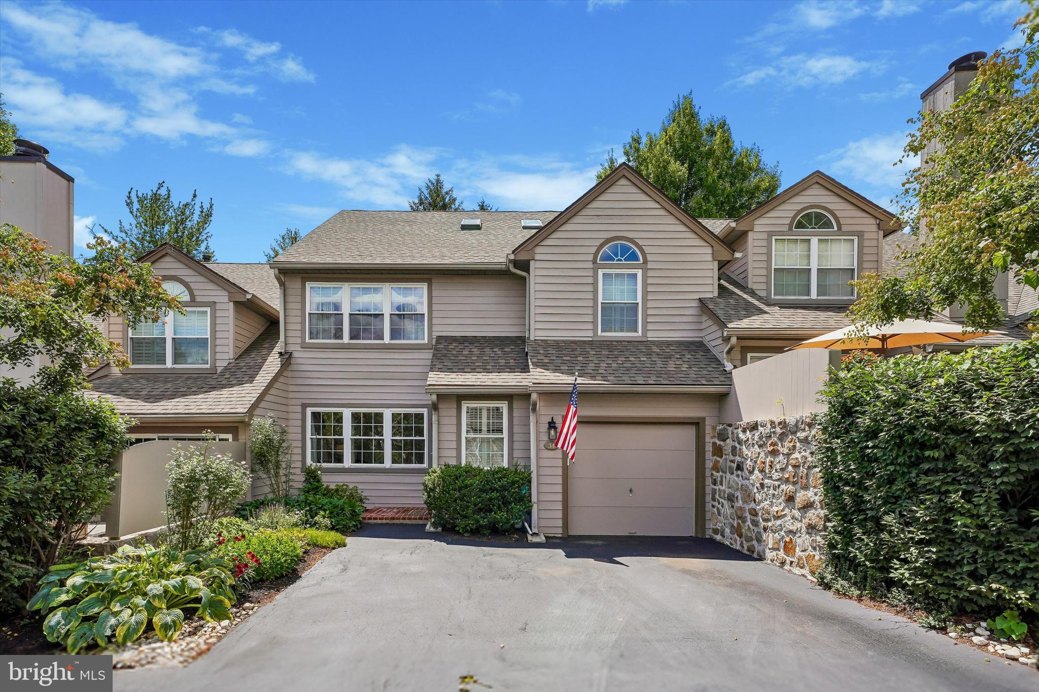 THE HIGHLANDS - Residential