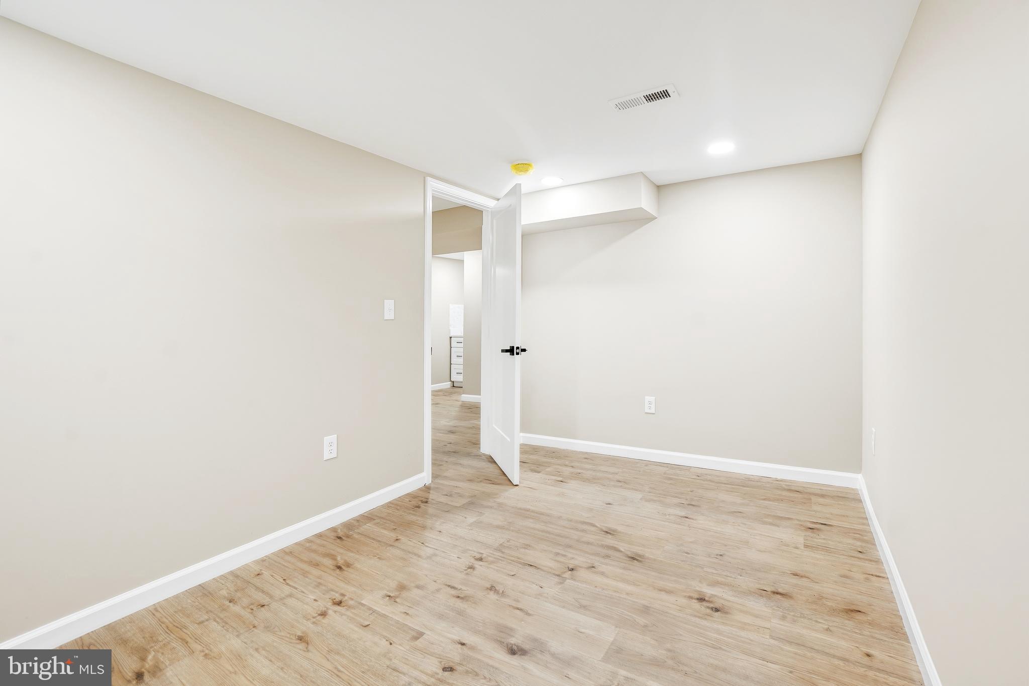 WHEATON WOODS - Residential