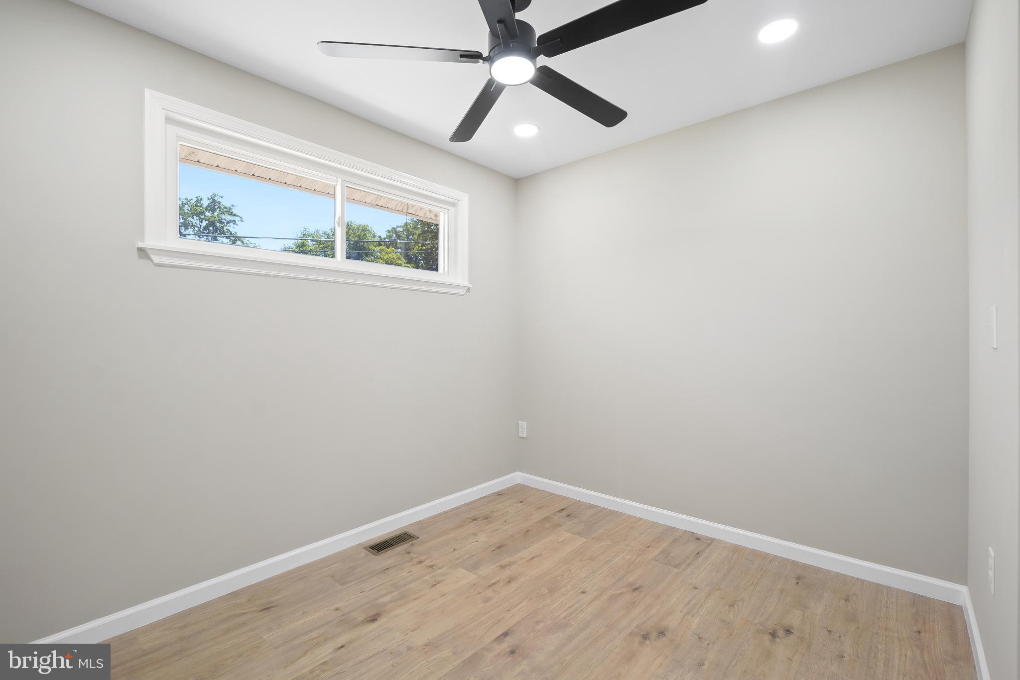 WHEATON WOODS - Residential