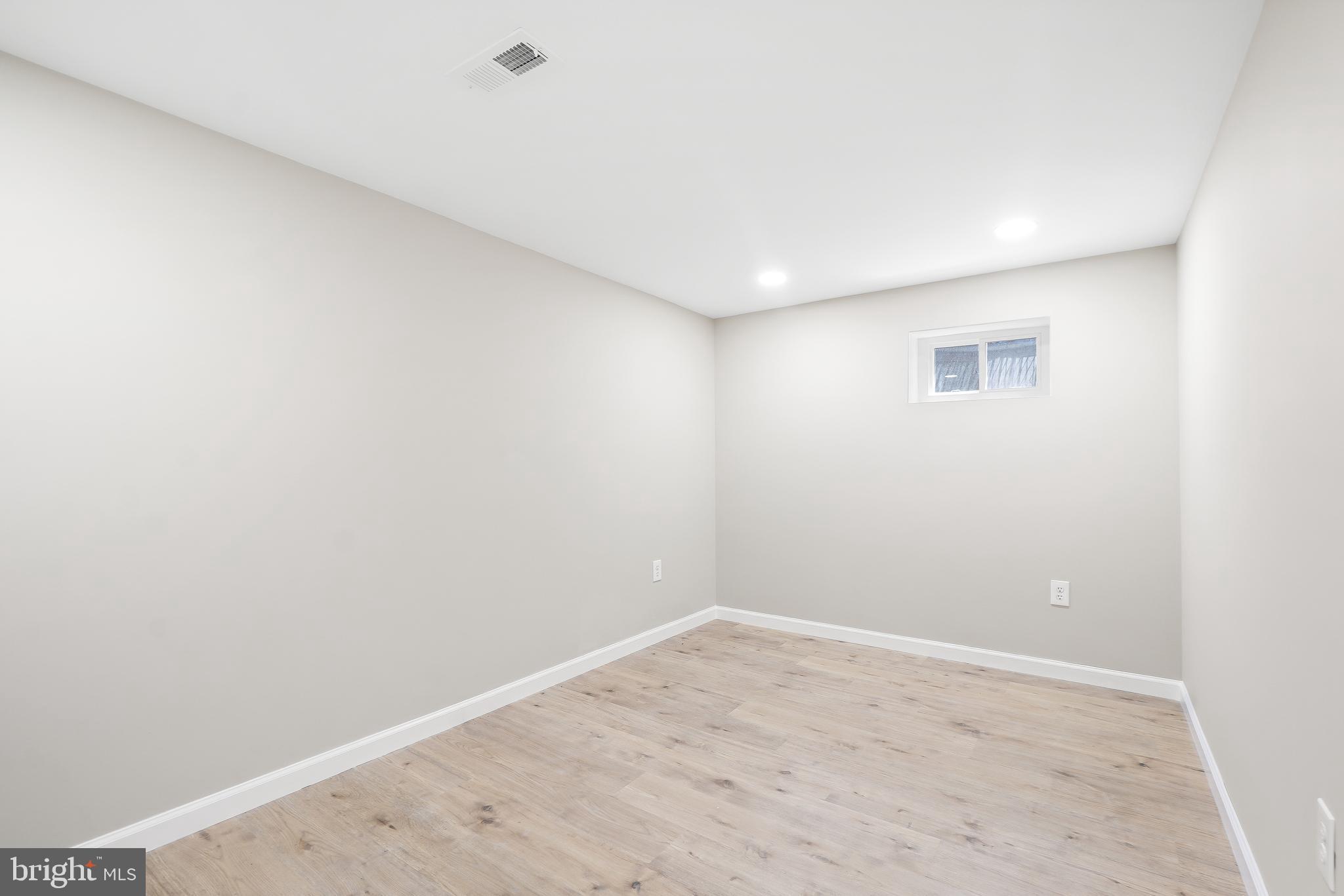 WHEATON WOODS - Residential
