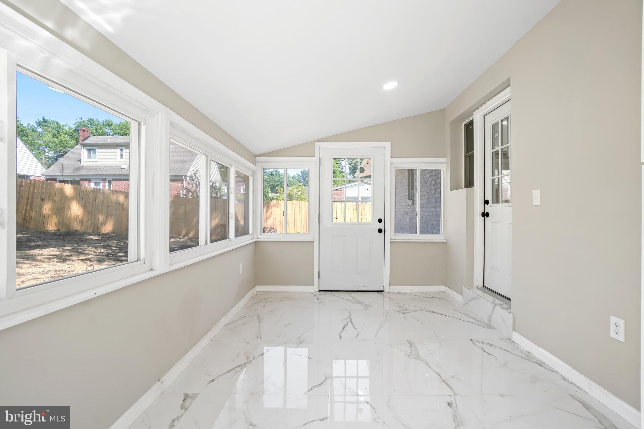 WHEATON WOODS - Residential