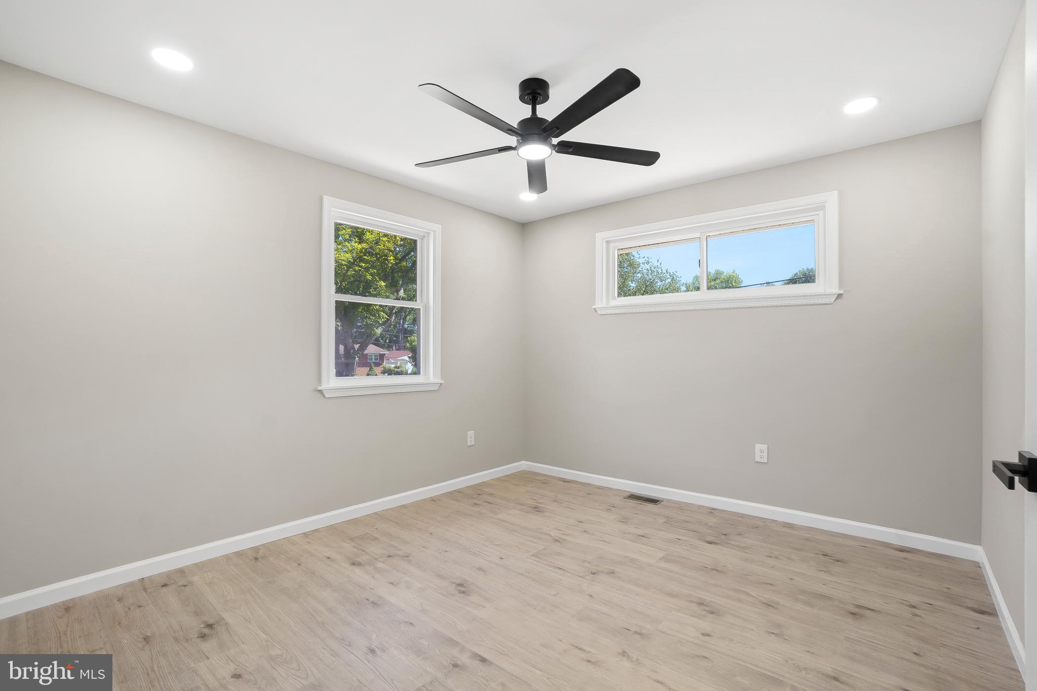 WHEATON WOODS - Residential