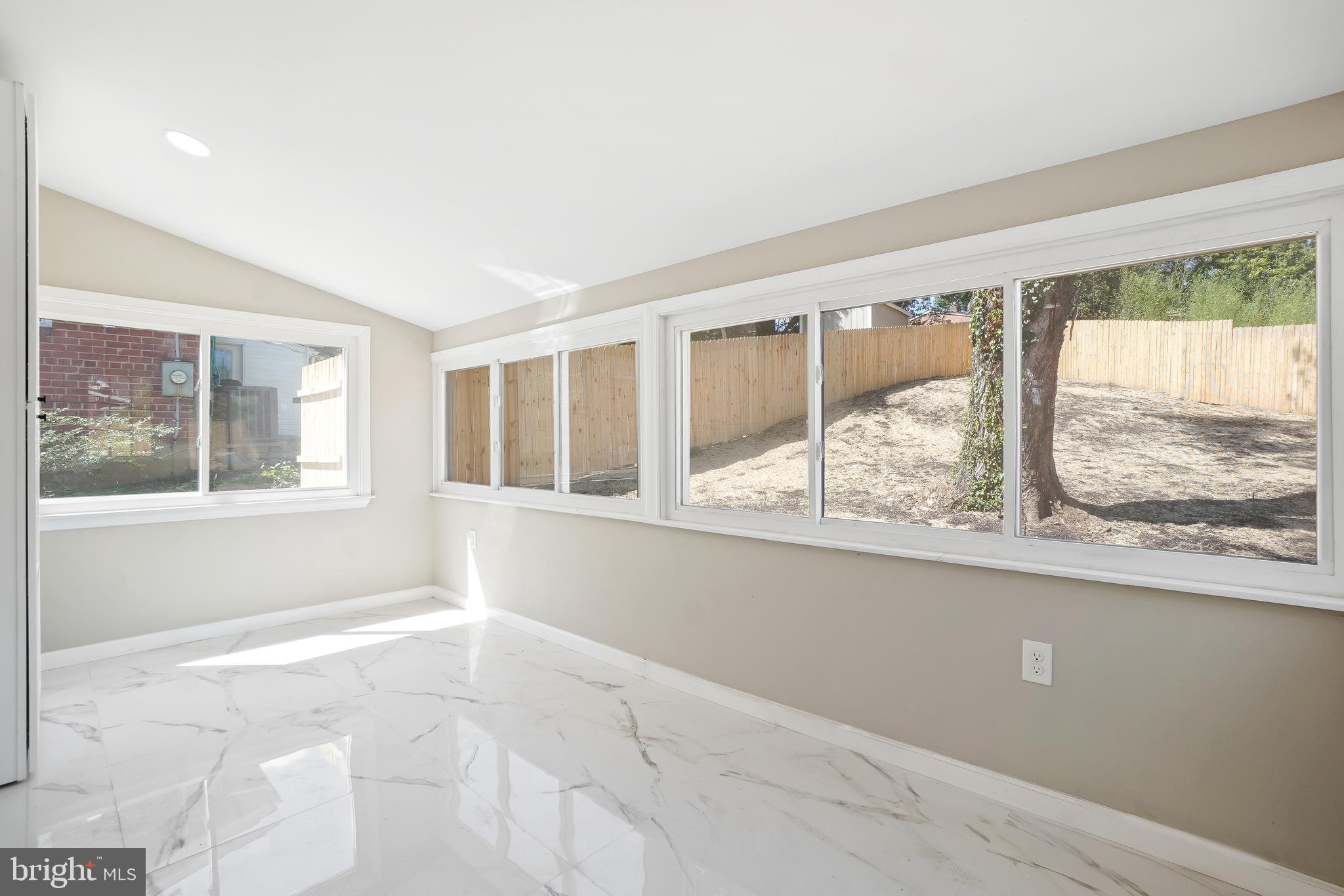 WHEATON WOODS - Residential