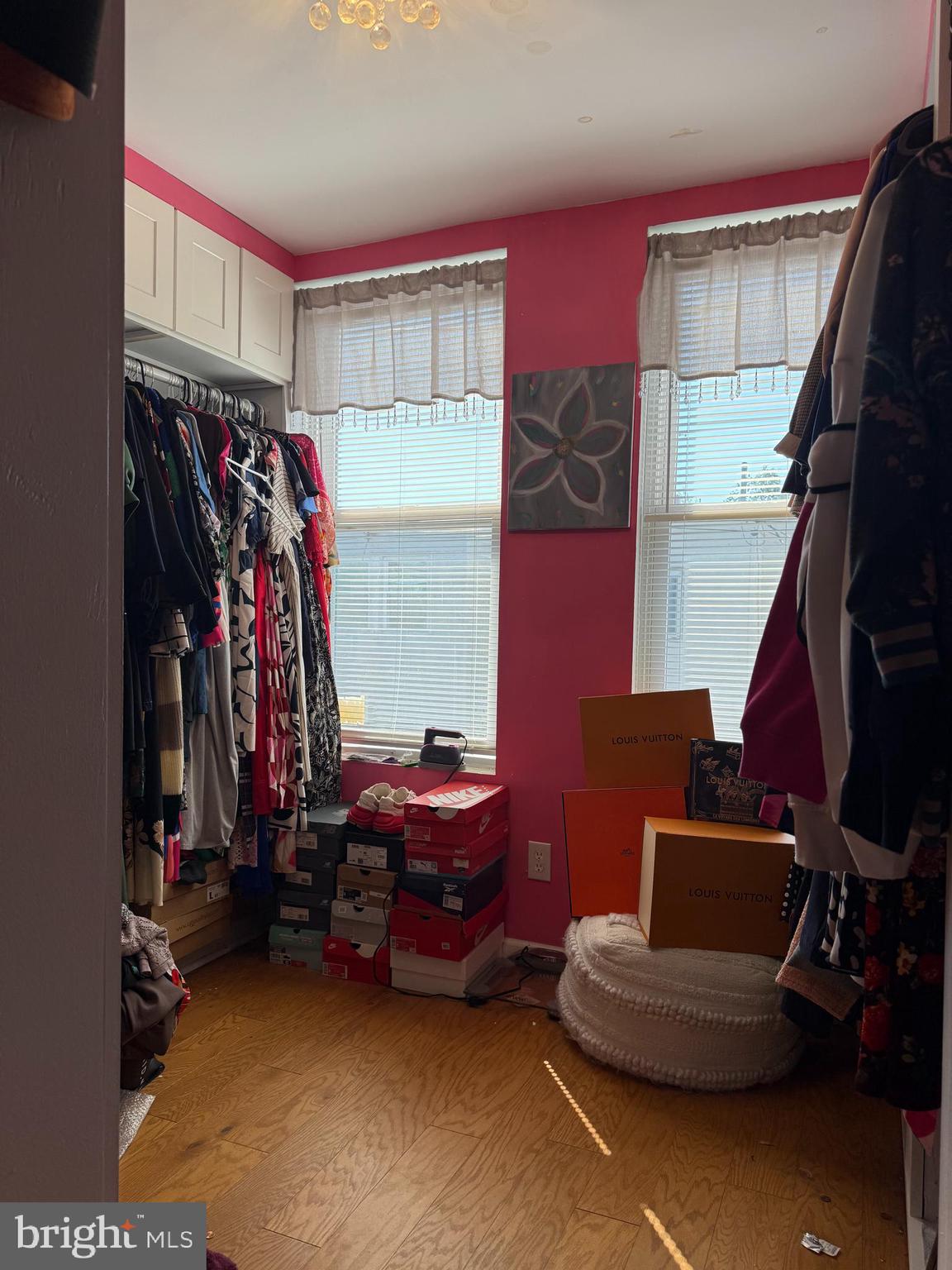 ELMWOOD PARK - Residential