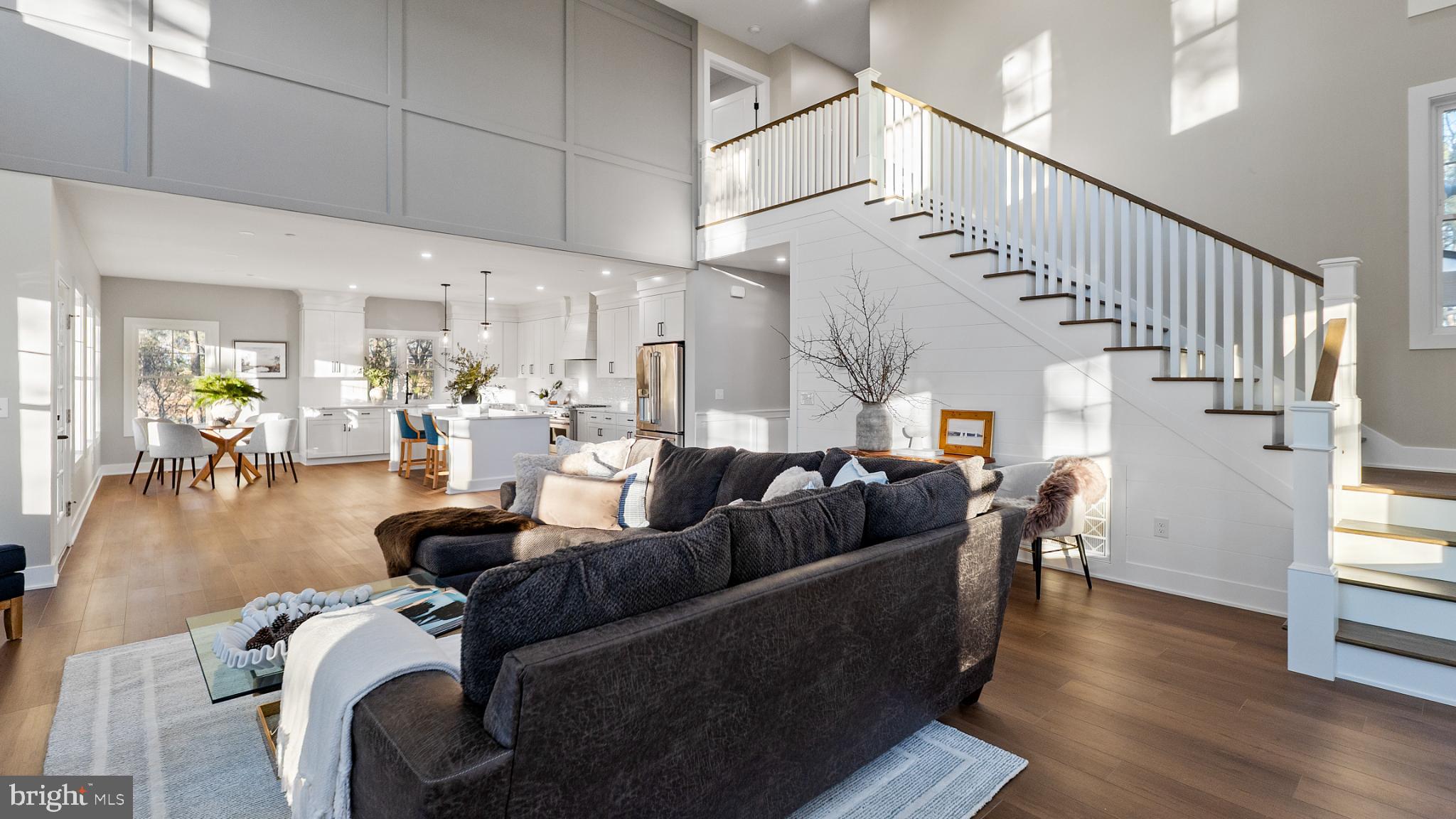 LIGHTHOUSE SOUND - Residential