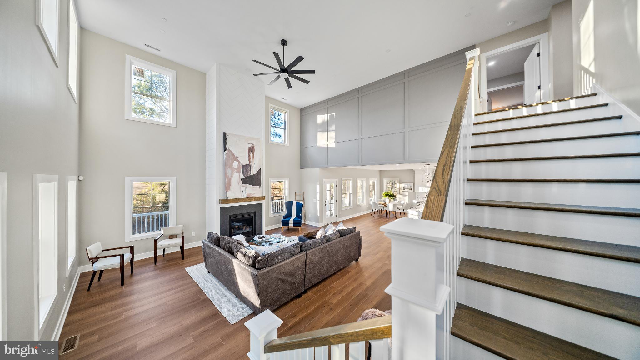 LIGHTHOUSE SOUND - Residential
