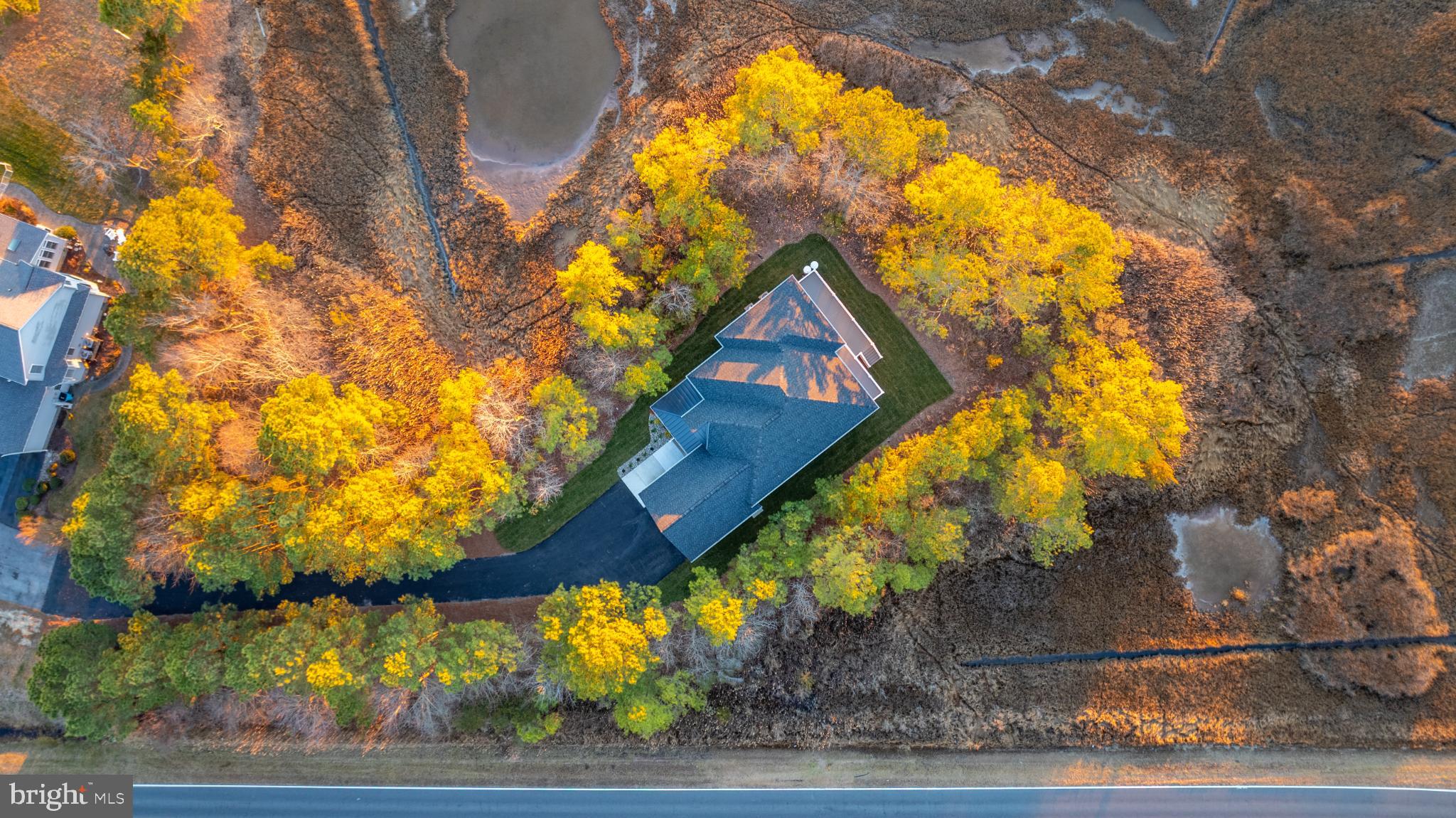 LIGHTHOUSE SOUND - Residential