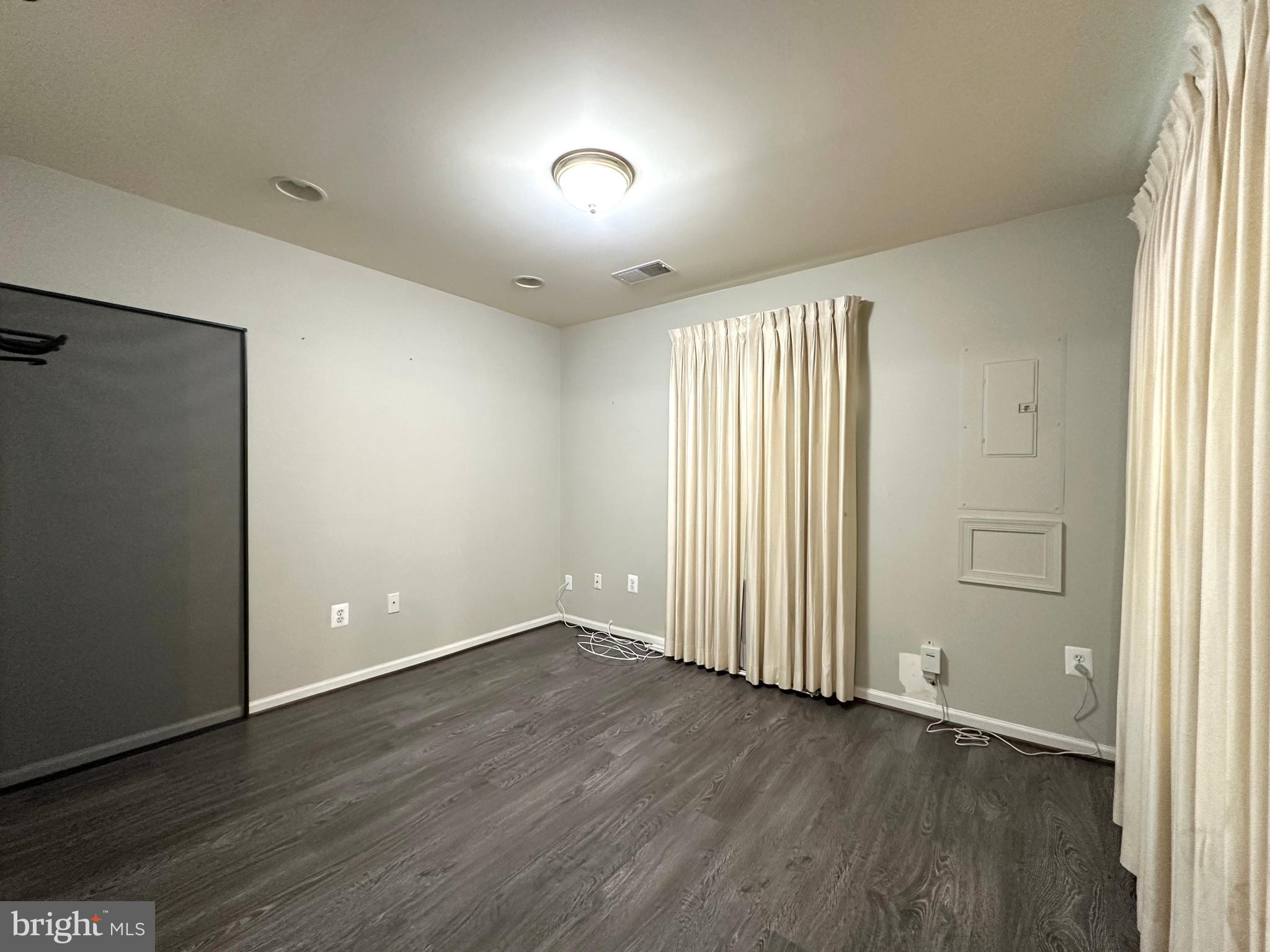 HOYLES MILL VILLAGE - Residential Lease