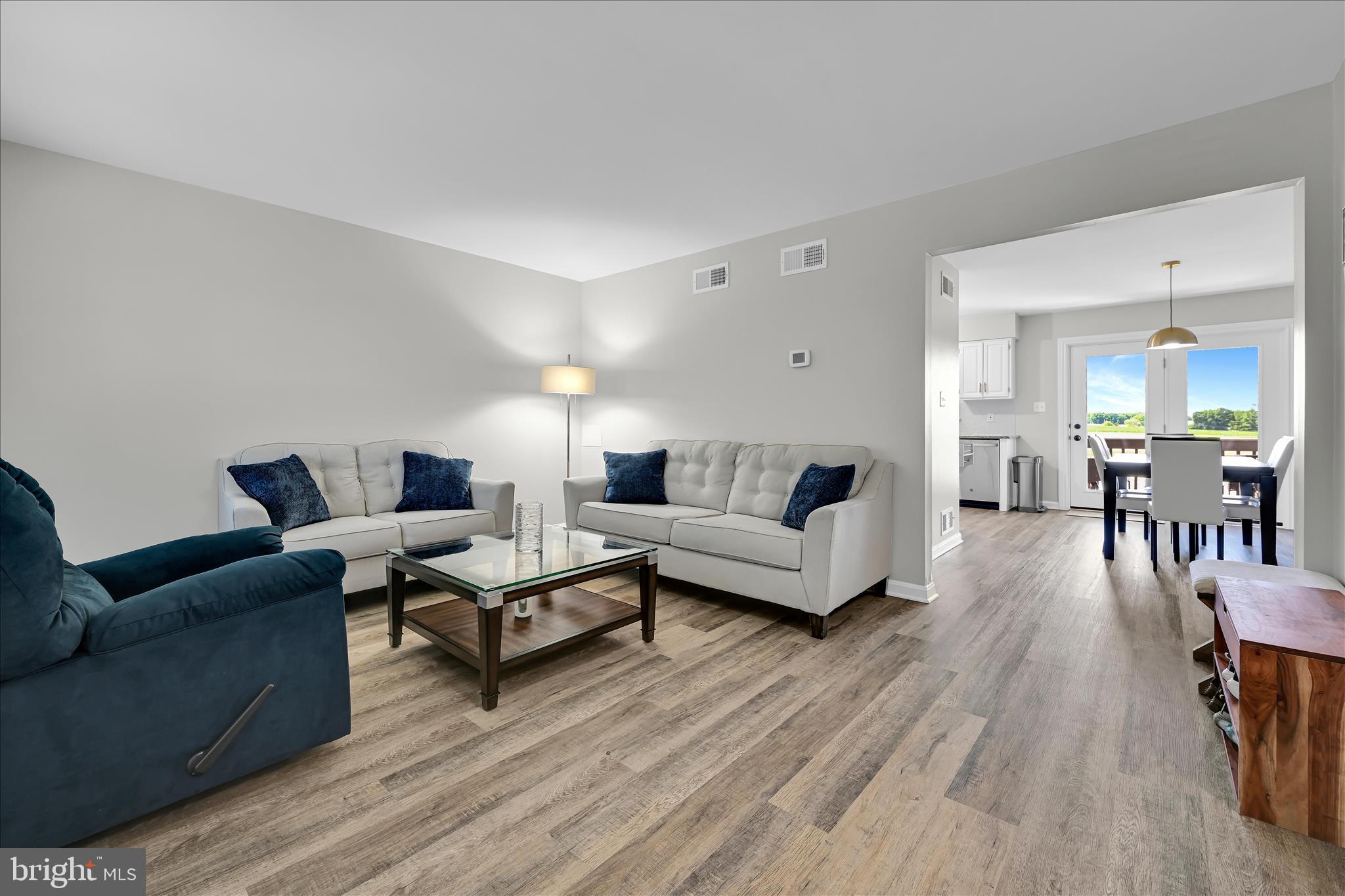 CONSTITUTION SQUARE - Residential