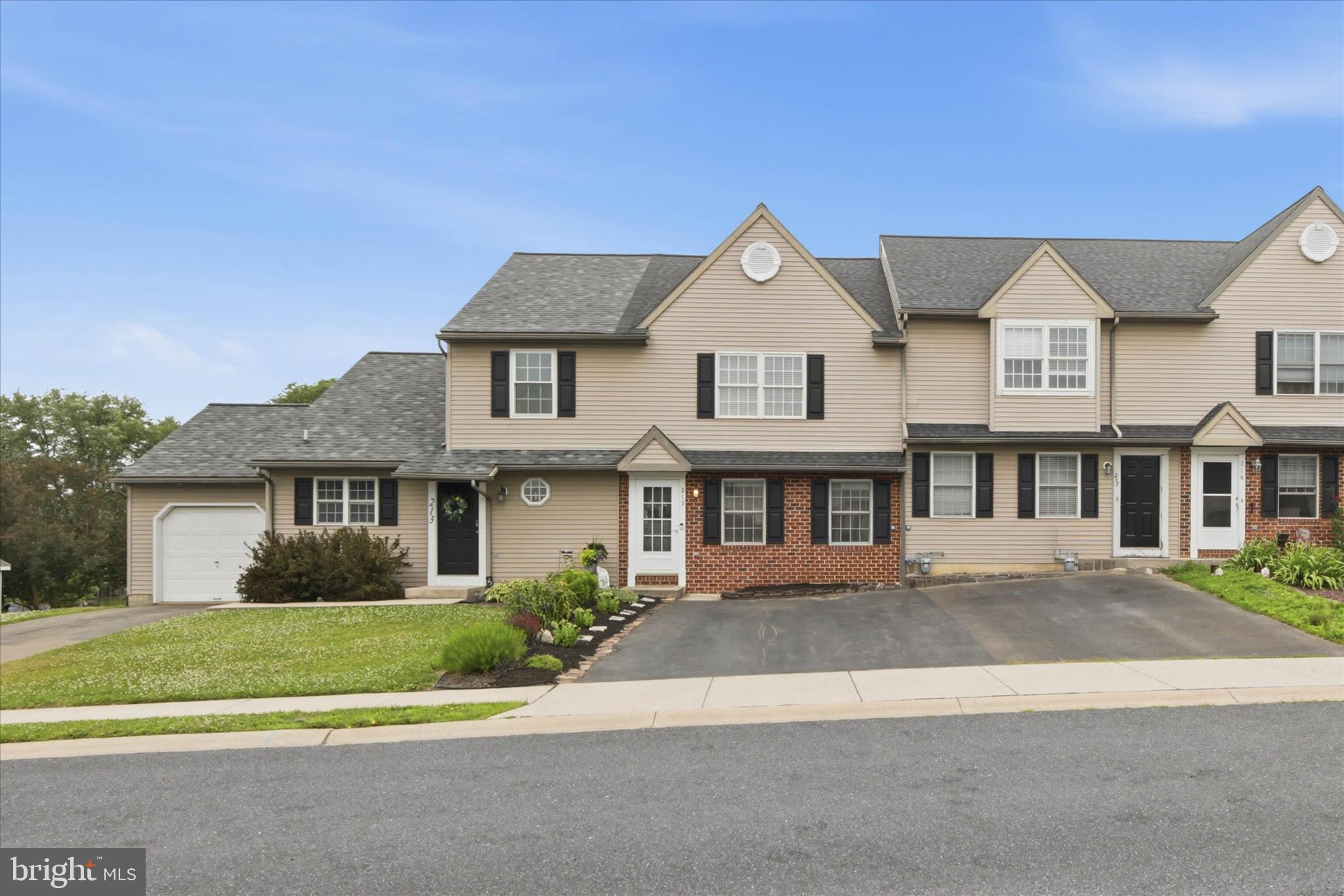 Welcome to 215 Quaking Aspen Ln — affordable, updated, and ready for its next owner. This 2-bed, 1.5-bath gem packs 1,280 square feet of smart living space and a price tag under $250K that's getting harder and harder to find in Marietta. Step inside to fresh updates throughout and a dining room that opens up with soaring high ceilings — a feature you don't usually see at this price point. It's the kind of space that feels bigger and brighter than the square footage suggests. And the location? You're just steps from the park, so morning walks and weekend afternoons outside are part of the deal. If you're a first-time buyer looking to plant roots without stretching the budget, this one checks the boxes. Homes like this don't last — come see it before it's gone.