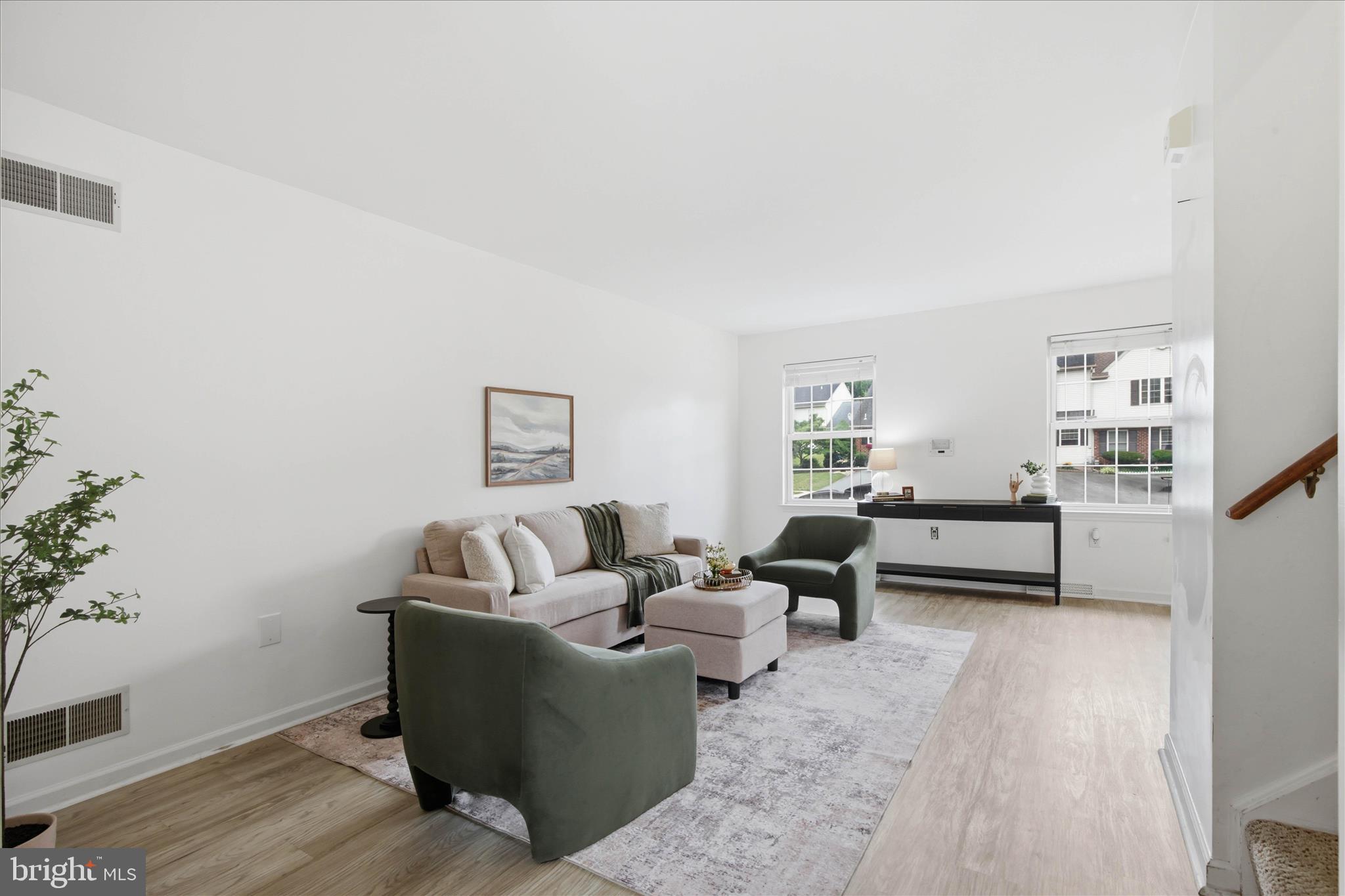 LONGWOOD SQUARE - Residential