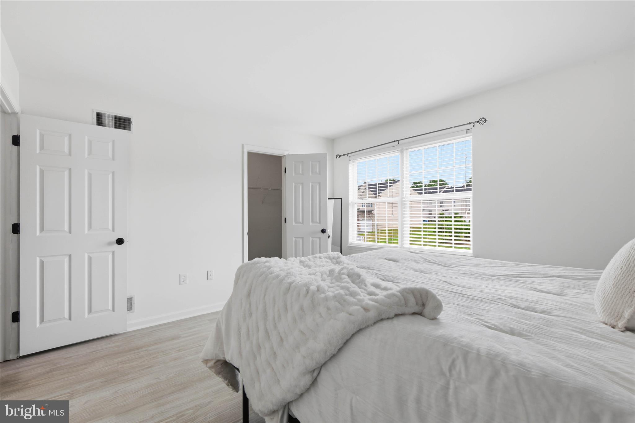 LONGWOOD SQUARE - Residential