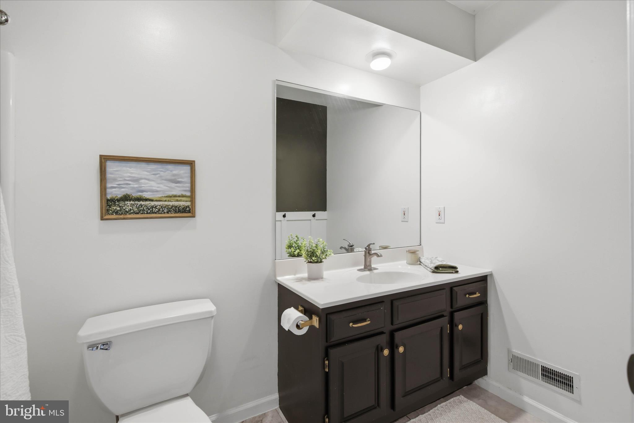 LONGWOOD SQUARE - Residential