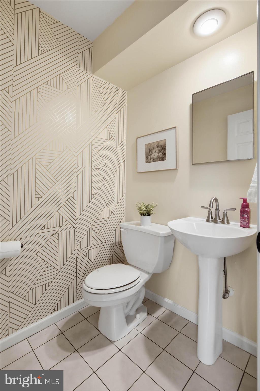 LONGWOOD SQUARE - Residential