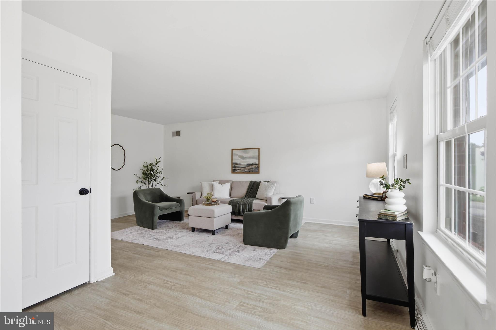 LONGWOOD SQUARE - Residential