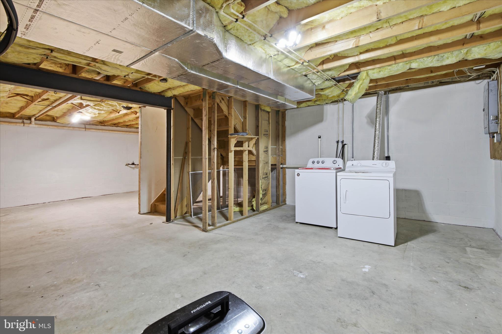 LONGWOOD SQUARE - Residential