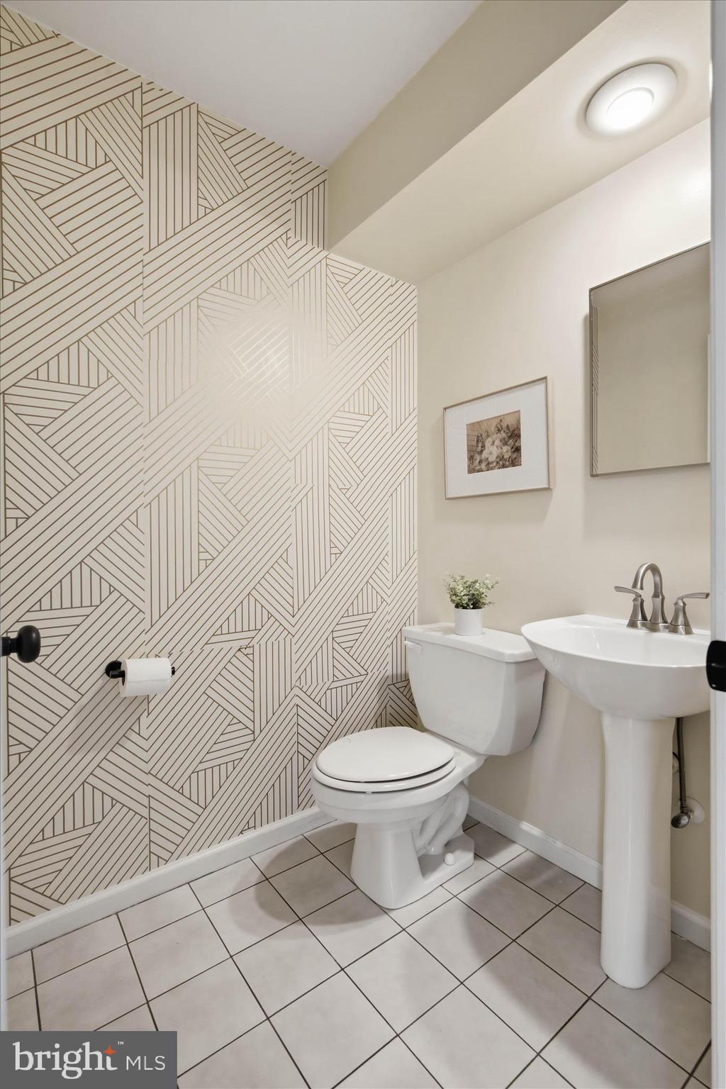 LONGWOOD SQUARE - Residential