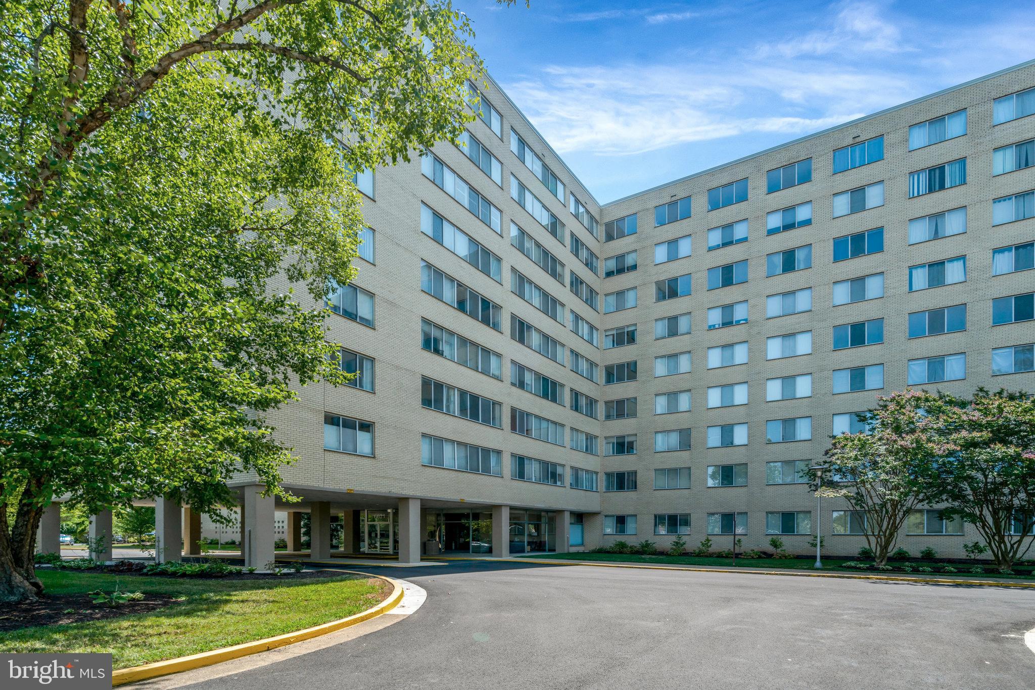 RIVER TOWERS - Residential
