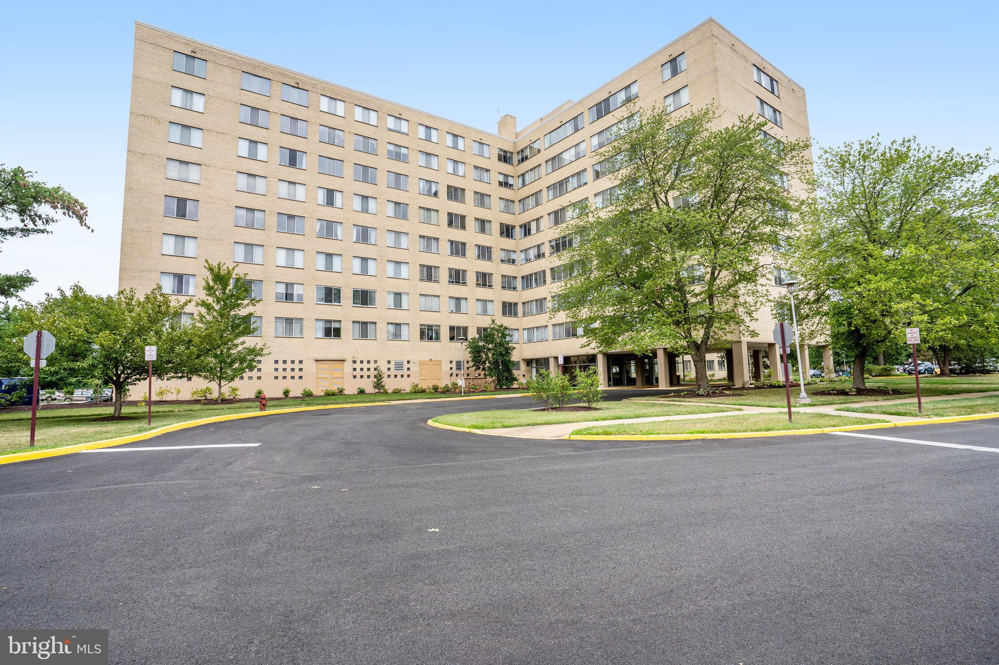 RIVER TOWERS - Residential