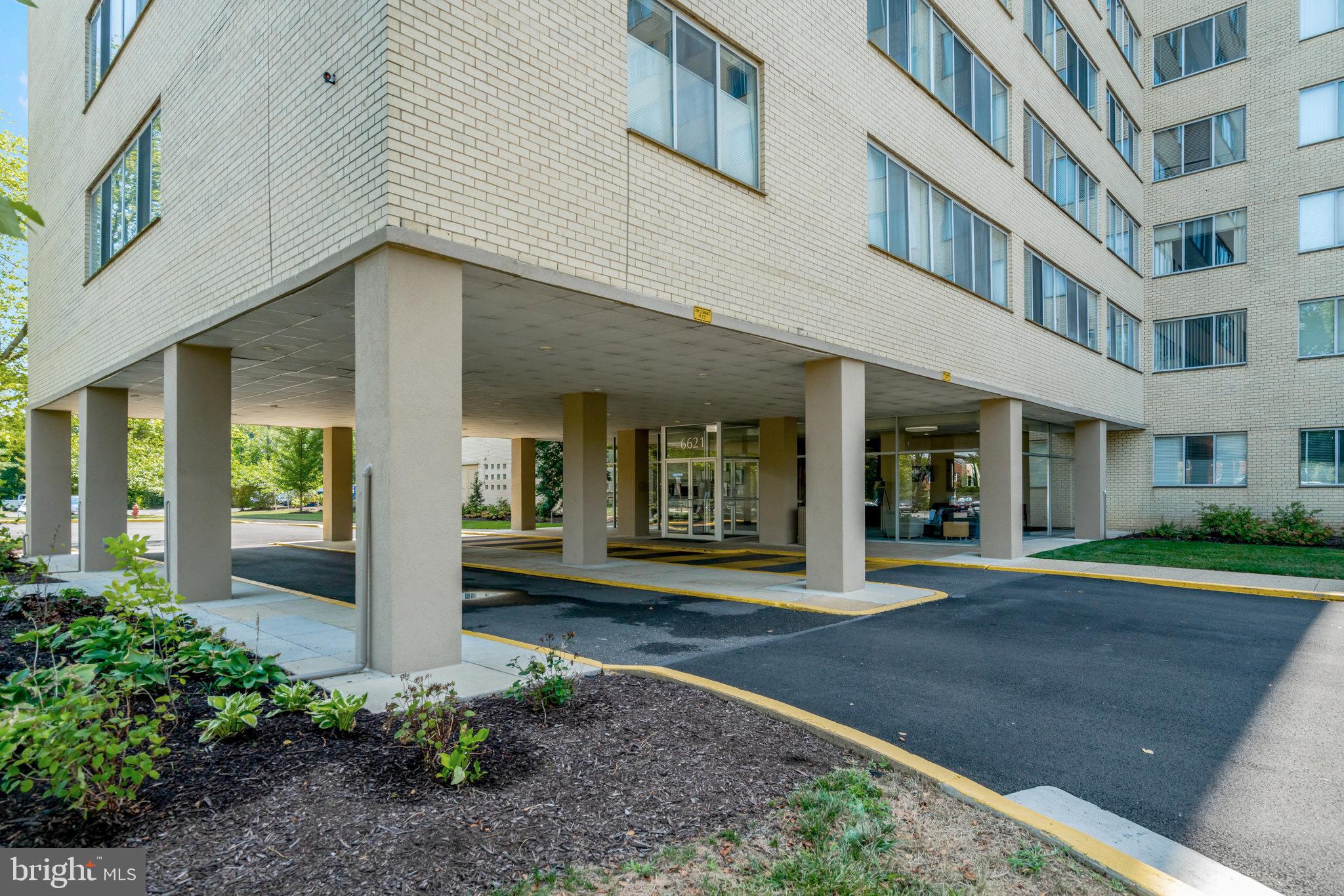 RIVER TOWERS - Residential
