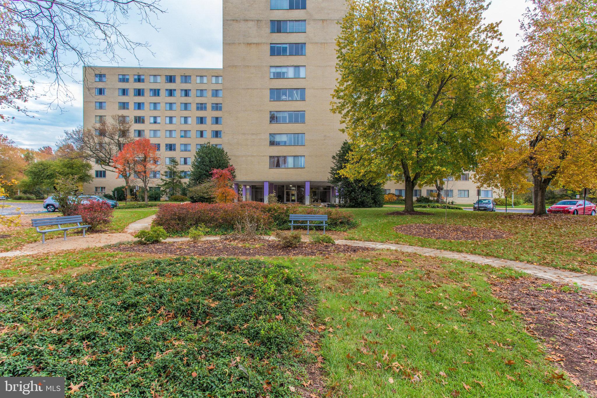 RIVER TOWERS - Residential