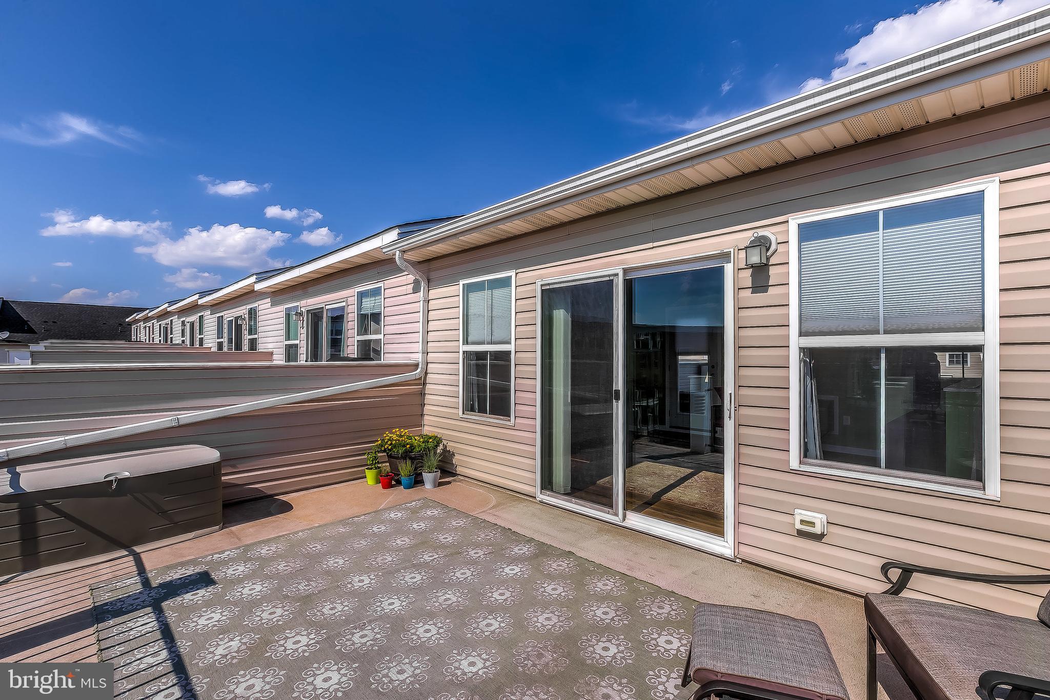 ATHENA SQUARE - Residential