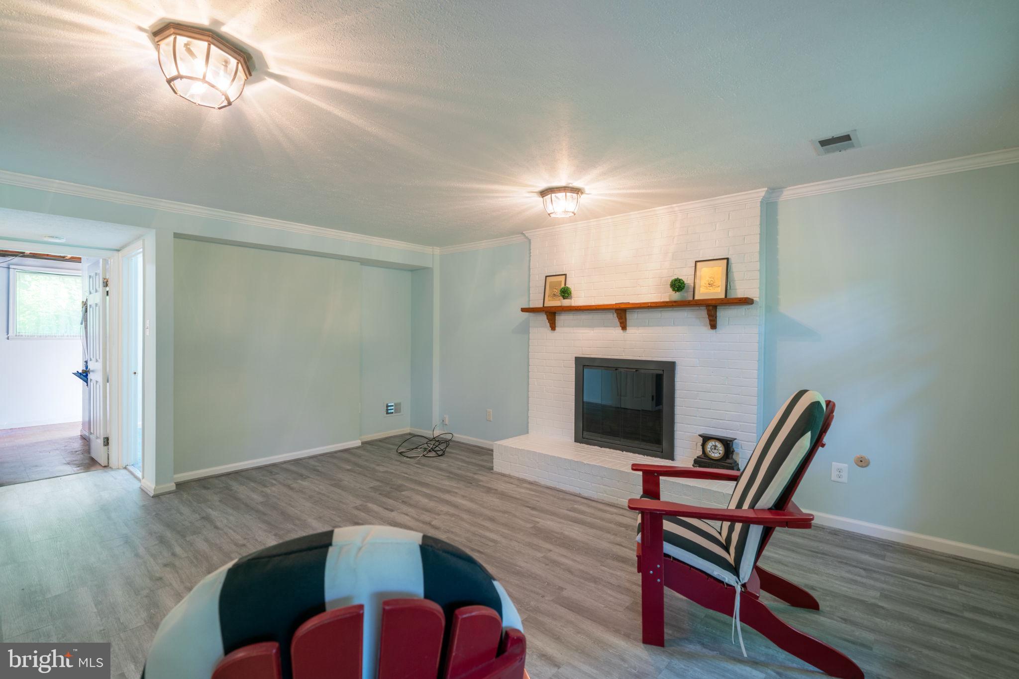 MANOR WOODS - Residential