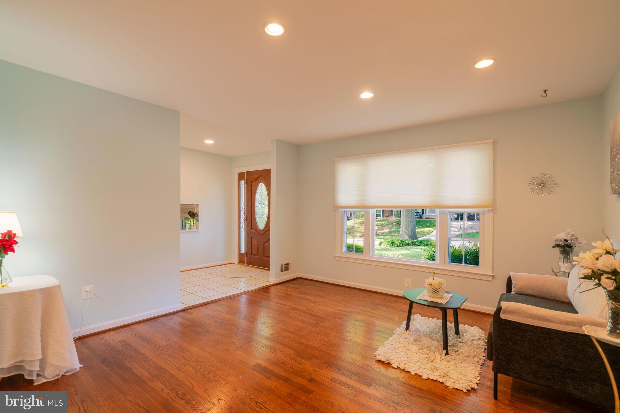 MANOR WOODS - Residential