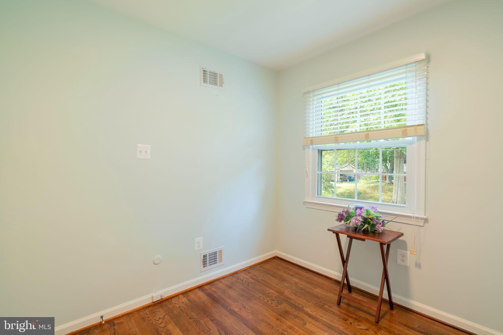 MANOR WOODS - Residential