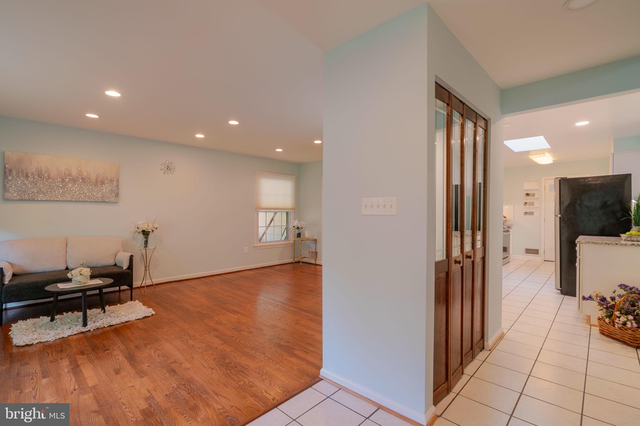 MANOR WOODS - Residential
